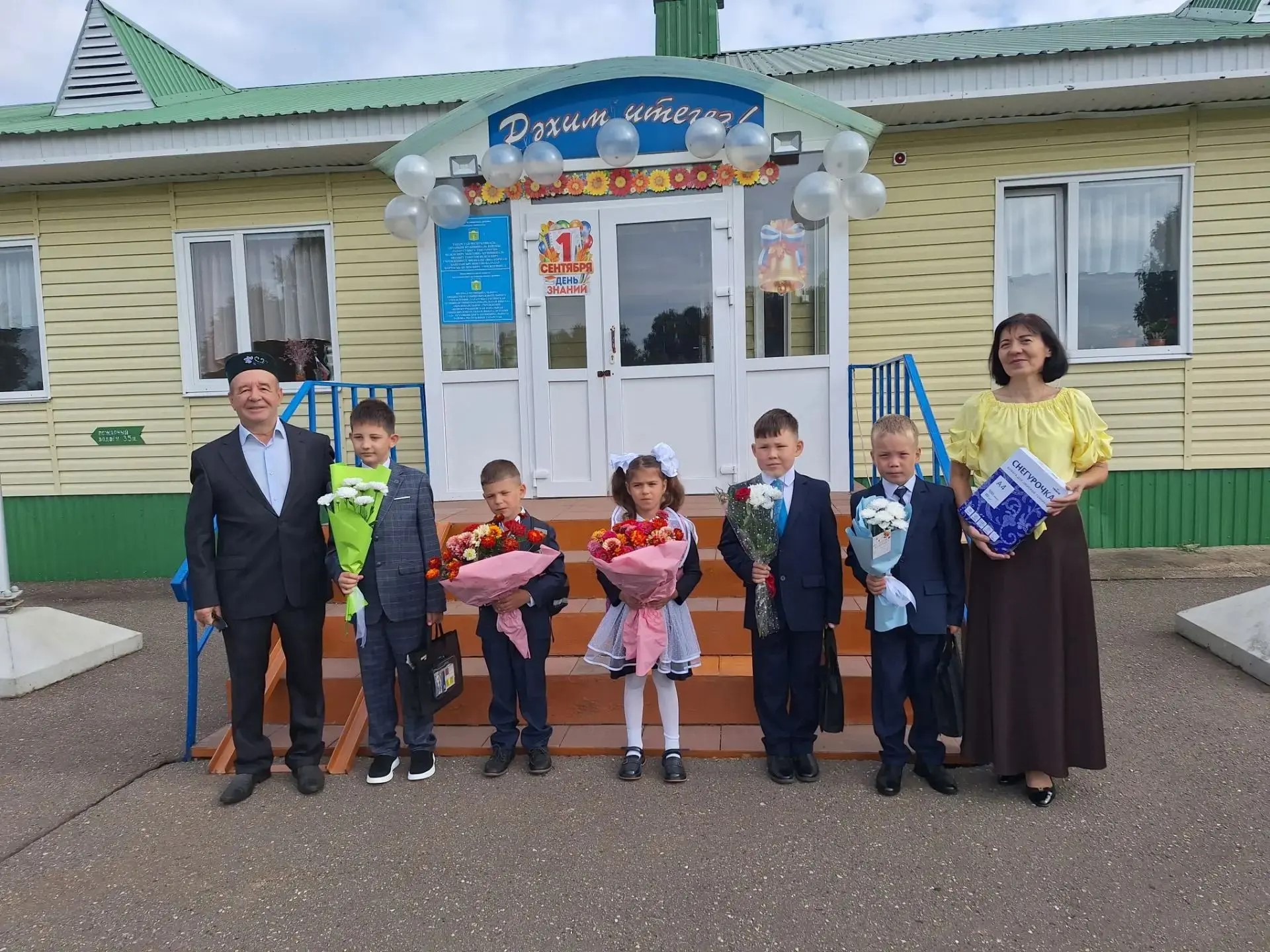 «Мәктәпкә әзерләнергә булыш»: Яңа Кормаш балалары бүләкләр алды