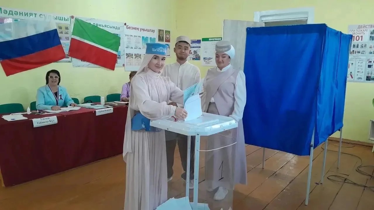 Истәлекле көннәрендә сайлау участогына килделәр