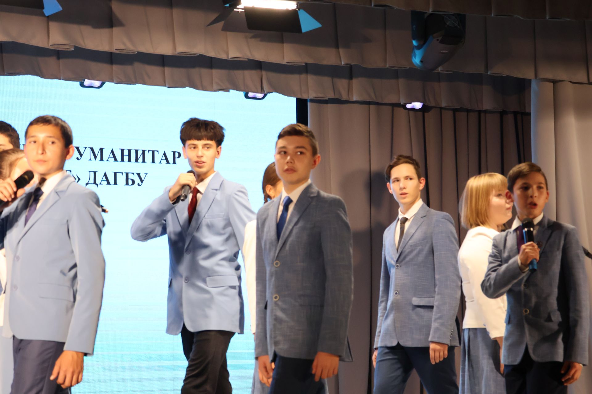 «Ак күгәрчен» хәйрия концертыннан кергән акчалар авыр яралыларга медикаментлар алу өчен тотылачак (фотолар, видео)