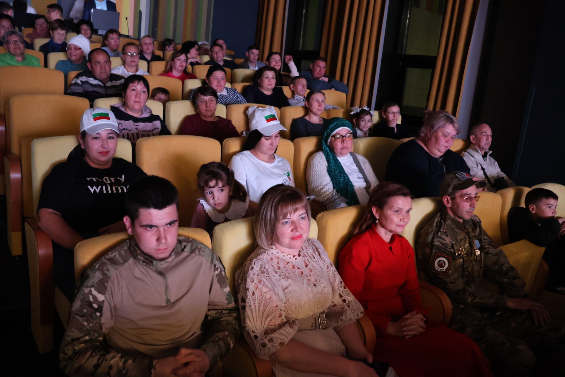 «Ак күгәрчен» хәйрия концертыннан кергән акчалар авыр яралыларга медикаментлар алу өчен тотылачак (фотолар, видео)