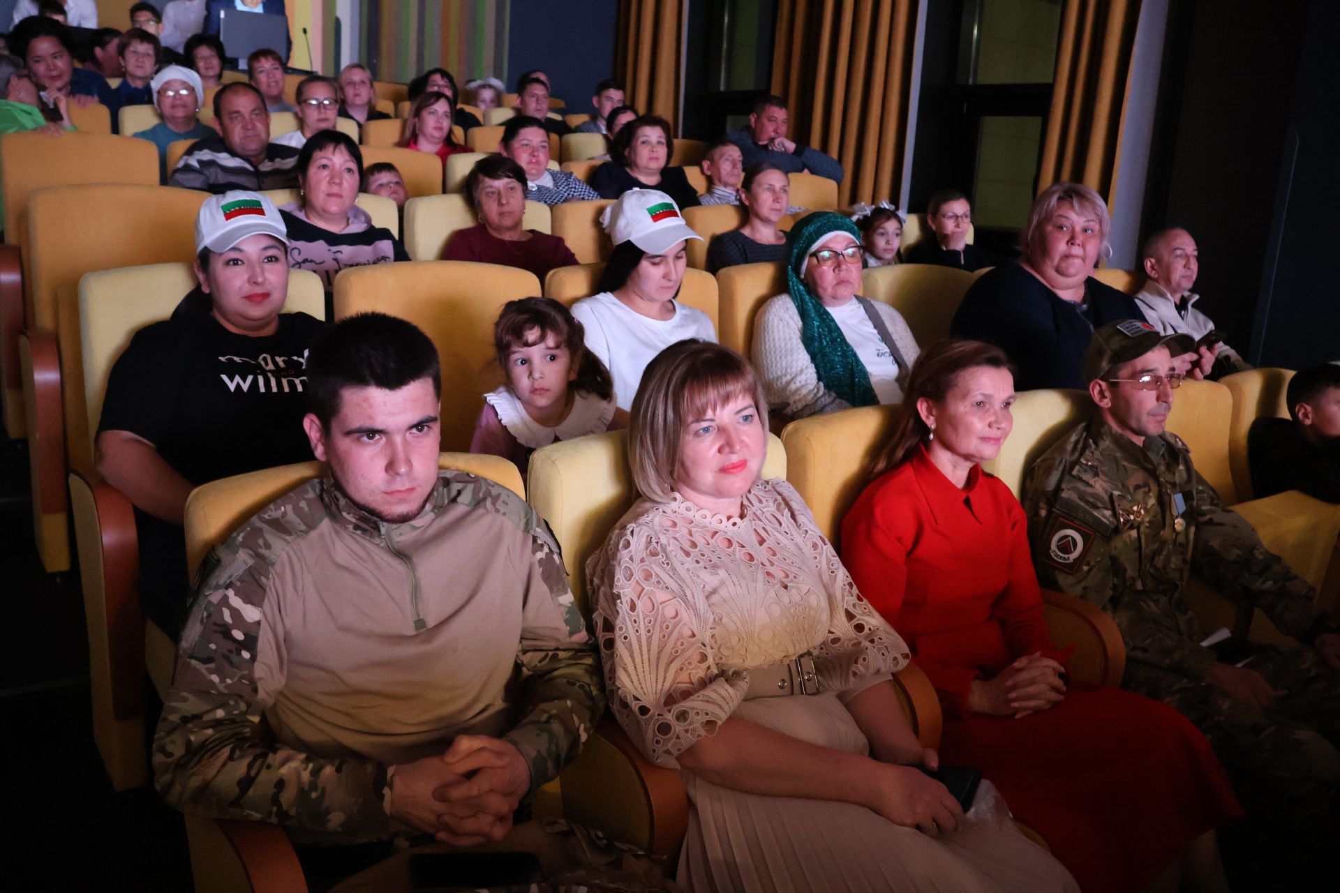 «Ак күгәрчен» хәйрия концертыннан кергән акчалар авыр яралыларга медикаментлар алу өчен тотылачак (фотолар, видео)