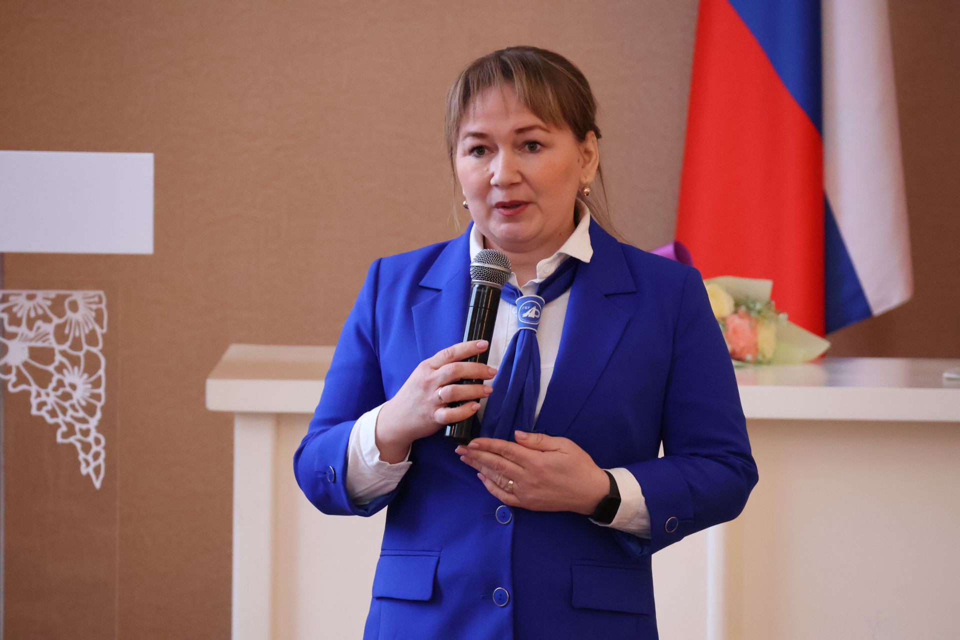 Шәхесне раслаучы документ тапланмасын, яшьләр!