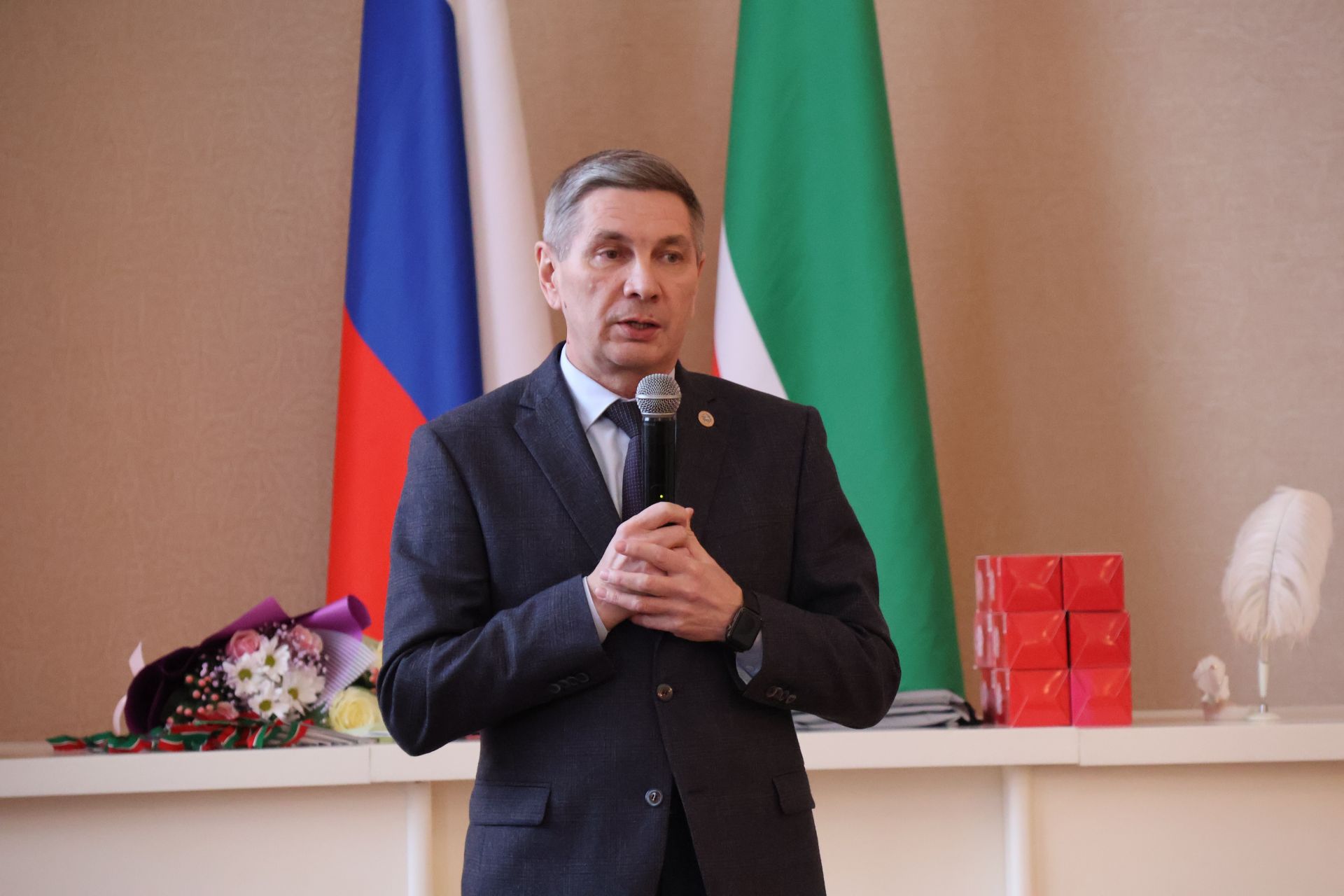 Шәхесне раслаучы документ тапланмасын, яшьләр!
