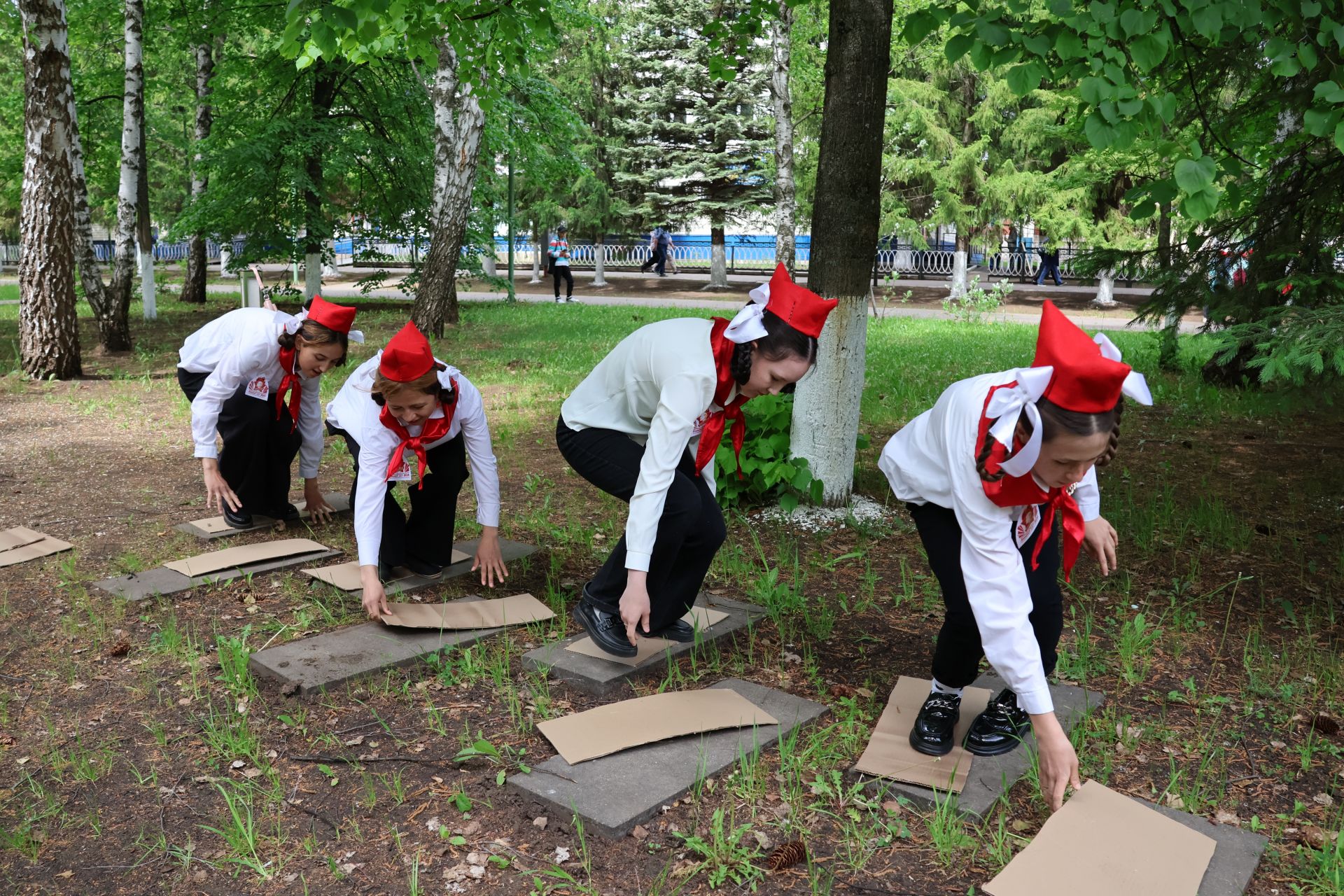 Пионериянең туган көненә багышланган бәйрәмнән безнең фоторепортаж