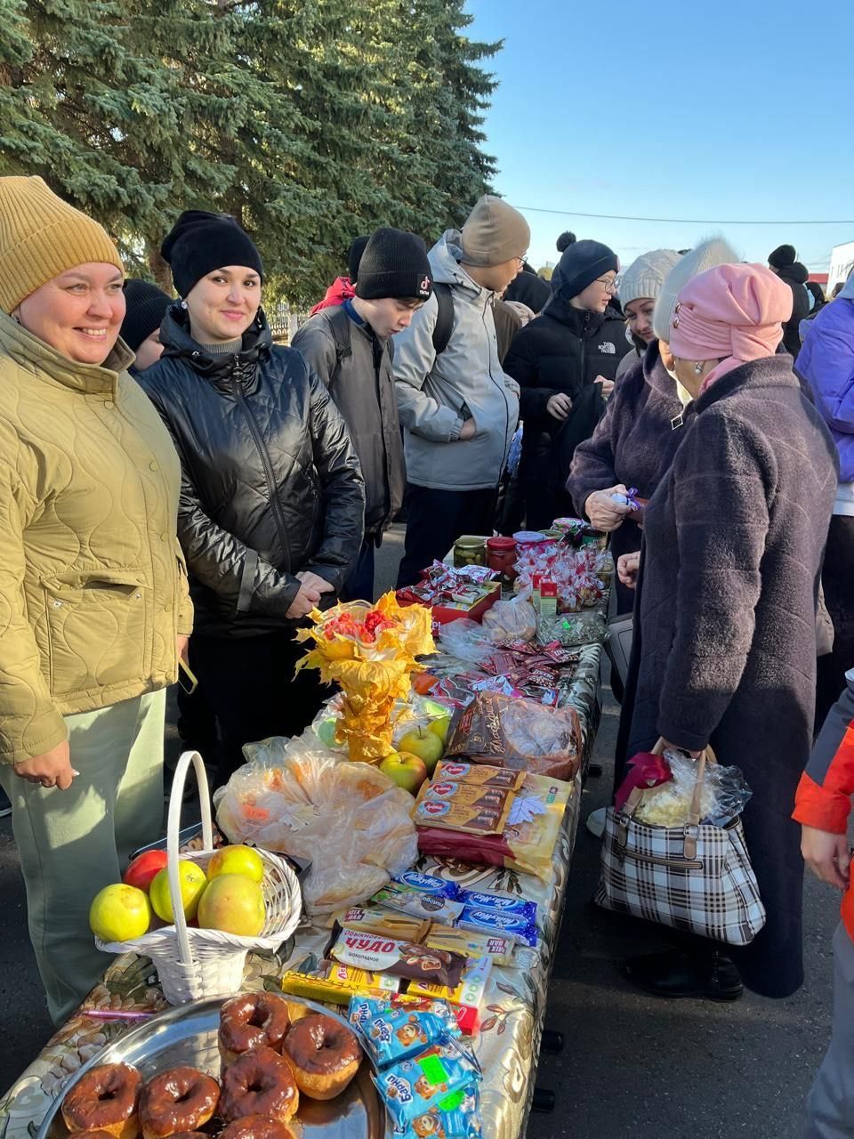 Актанышның икенче мәктәбендәге хәйрия ярминкәсендә 82 мең сумга якын акча җыелды