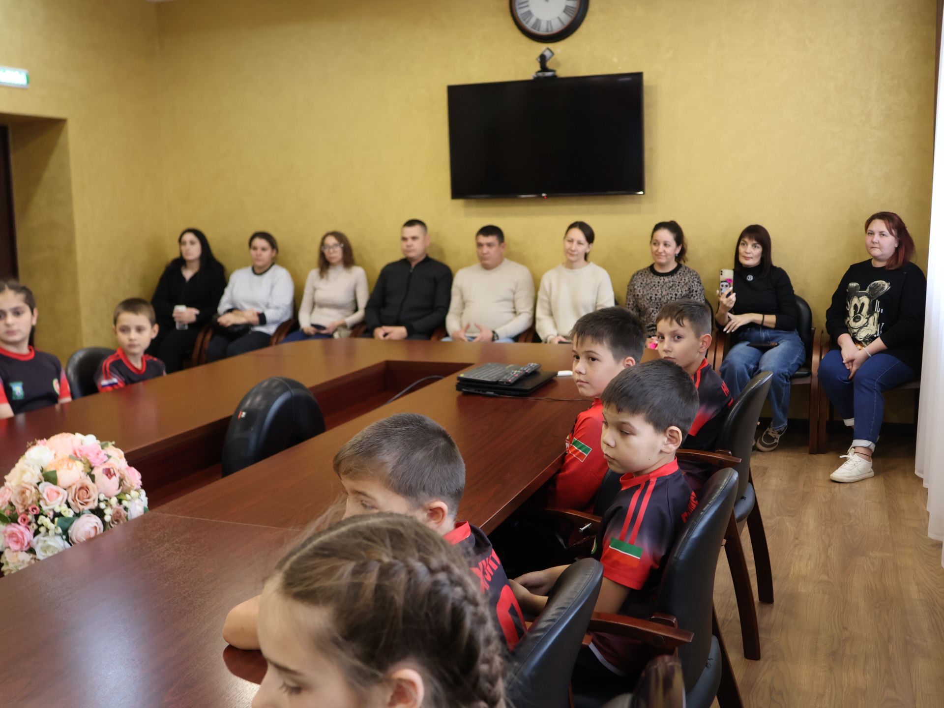 Ленар Зарипов укуда һәм спортта зур уңышларга ирешкән Актаныш укучыларын котлады