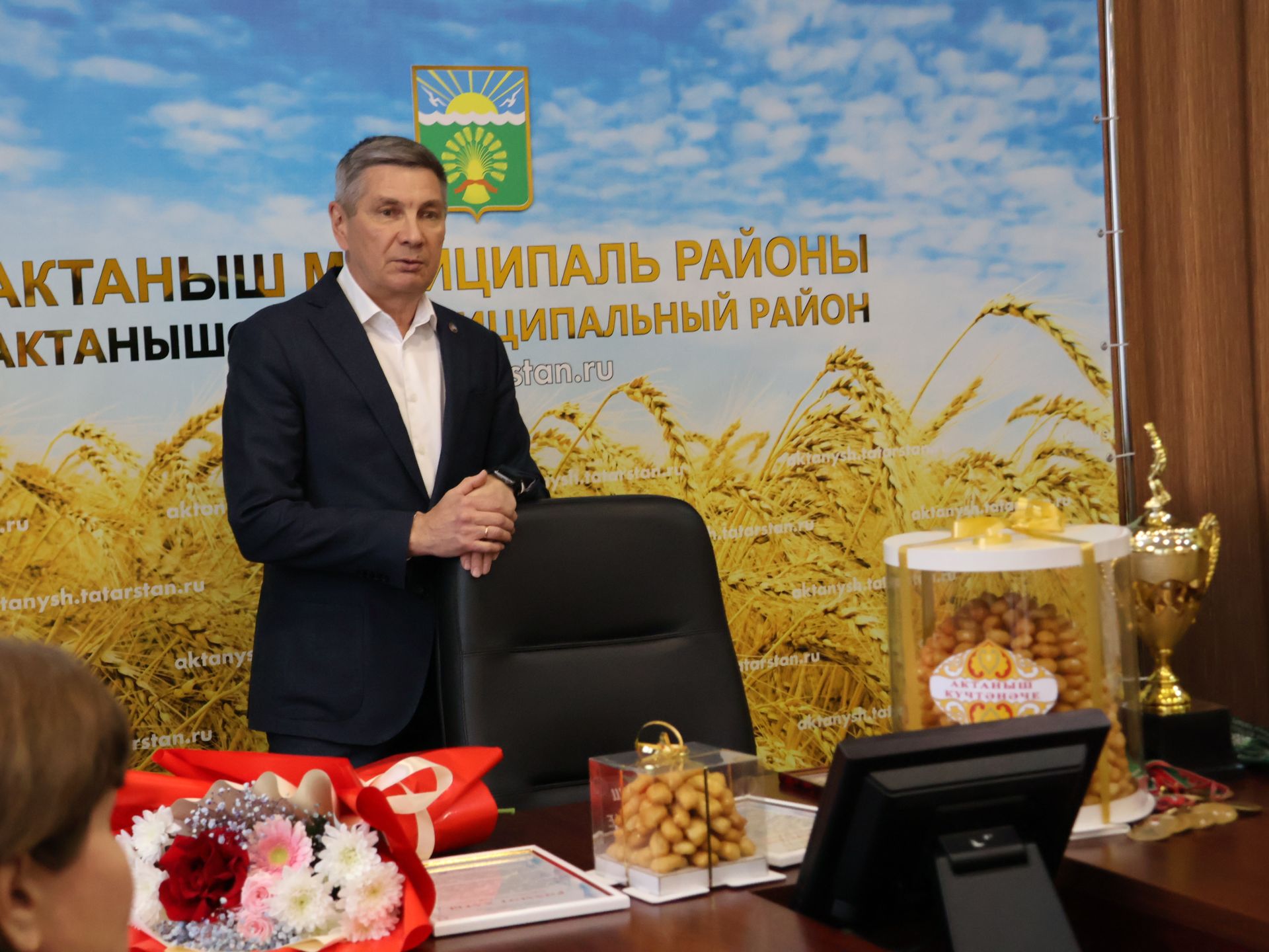 Ленар Зарипов укуда һәм спортта зур уңышларга ирешкән Актаныш укучыларын котлады