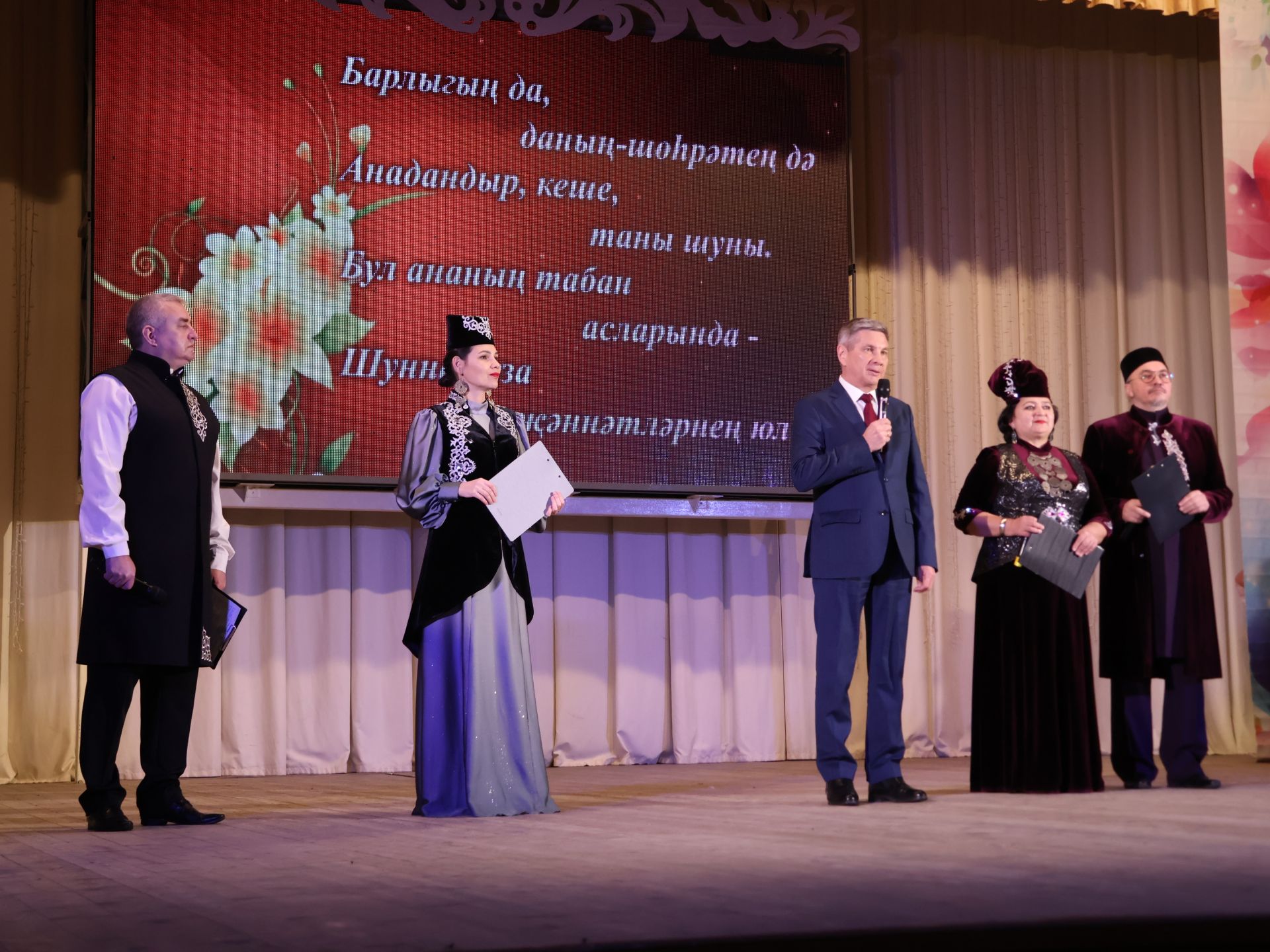 Актаныш районында Әниләр көне: Мәхәббәт һәм хөрмәт бәйрәме