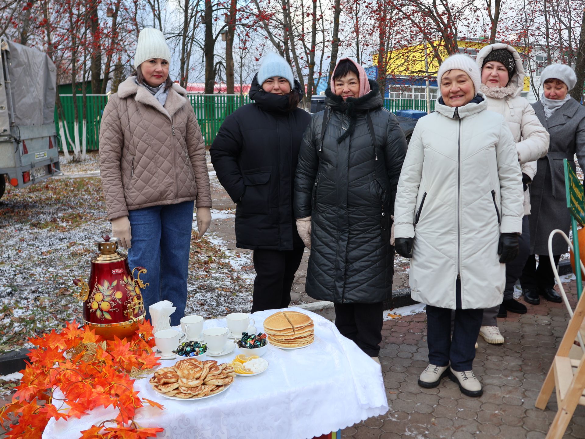 Актаныш мәктәпләре һәм балалар бакчалары Халыклар бердәмлеге көне ярминкәсендә