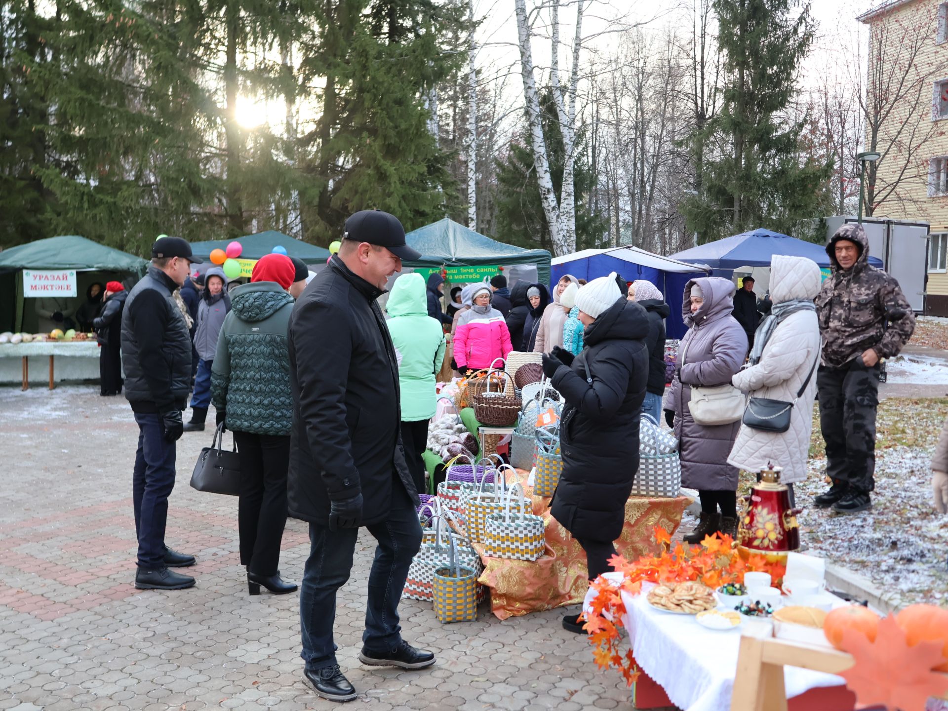 Актаныш мәктәпләре һәм балалар бакчалары Халыклар бердәмлеге көне ярминкәсендә