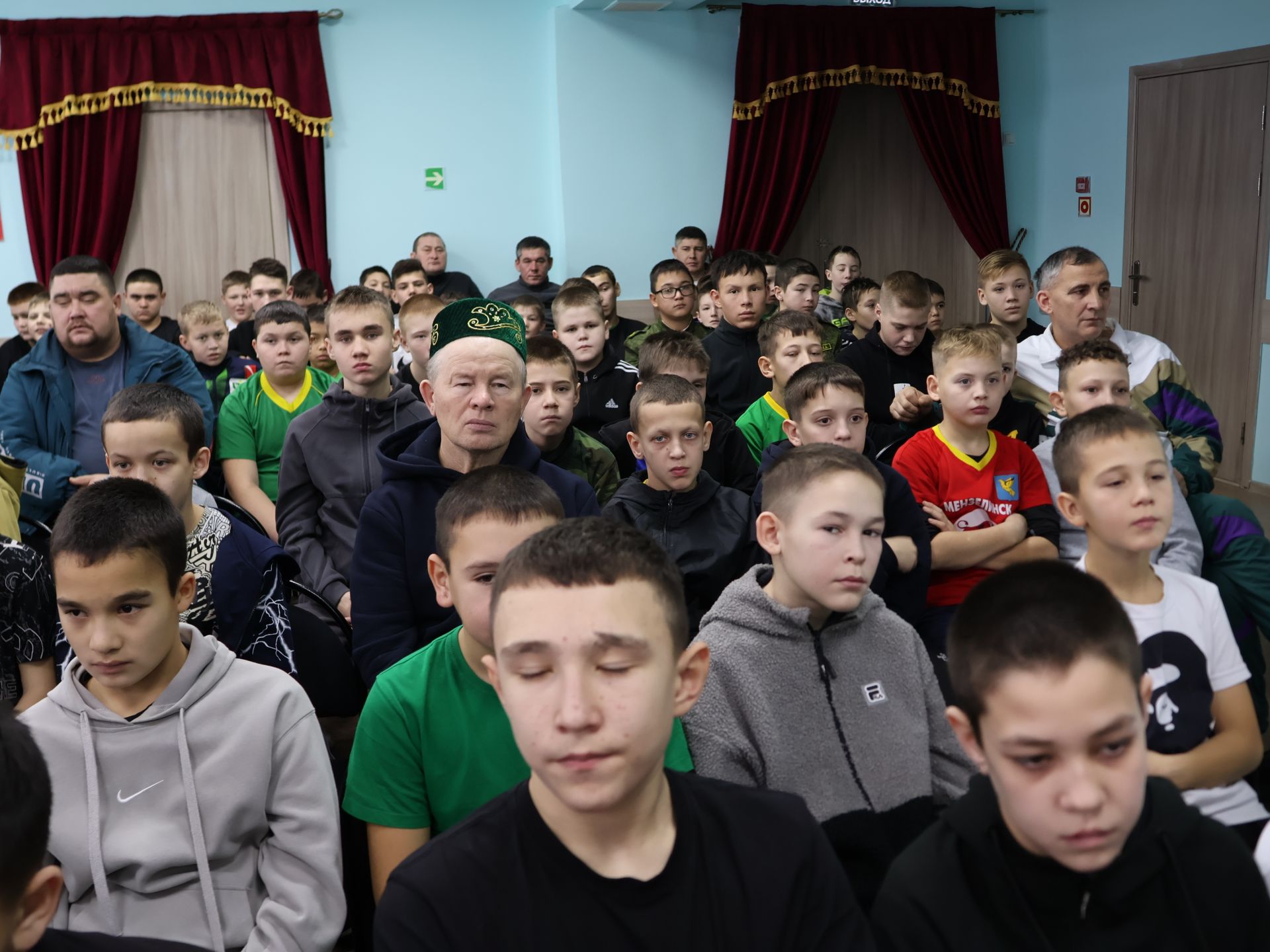 Хәсән Заманов исемендәге кадет мәктәбе «БлагоДарение» фонды белән төбәкара көрәш ярышы оештырды (фотолар)