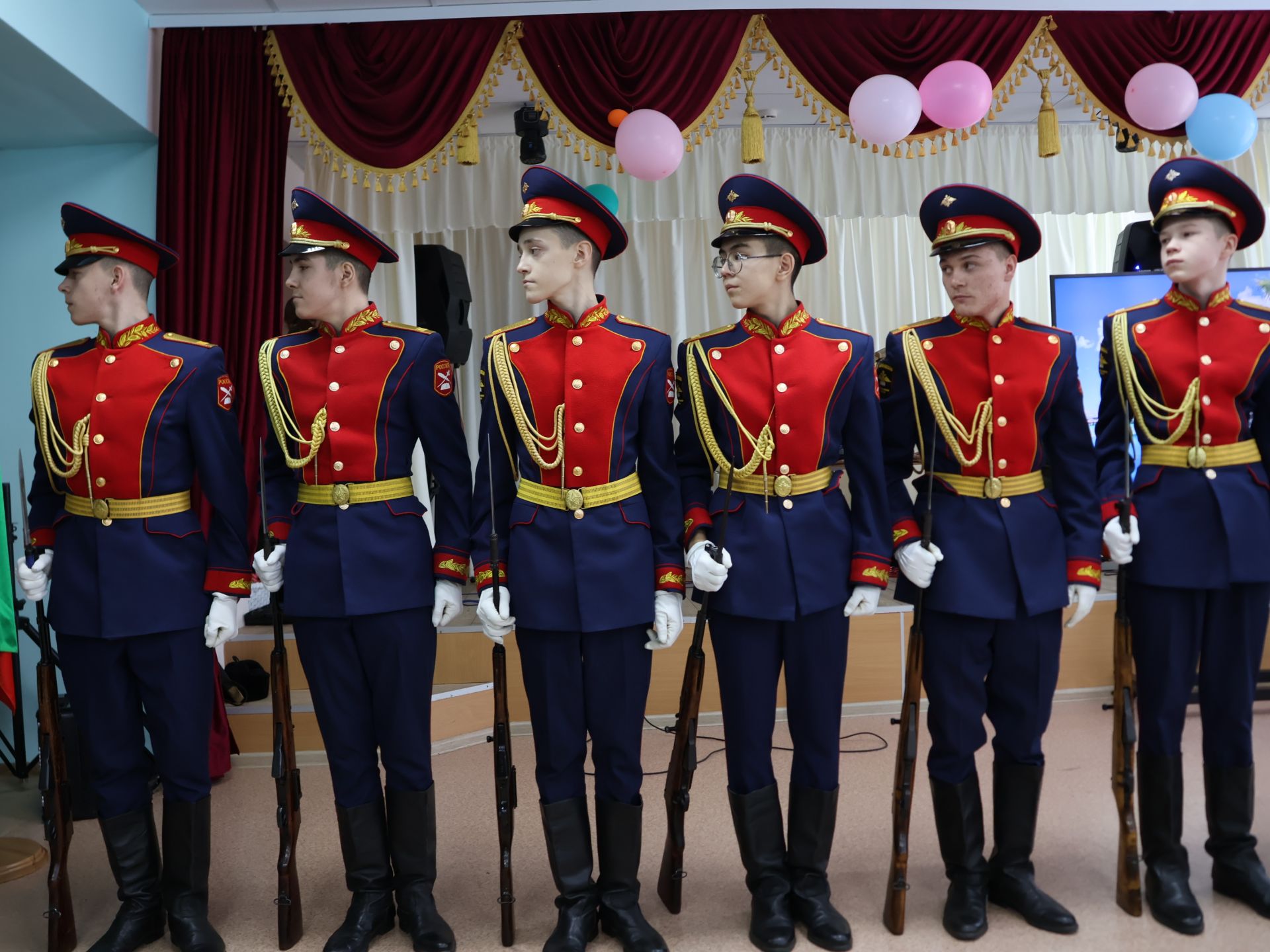 Хәсән Заманов исемендәге кадет мәктәбе «БлагоДарение» фонды белән төбәкара көрәш ярышы оештырды (фотолар)