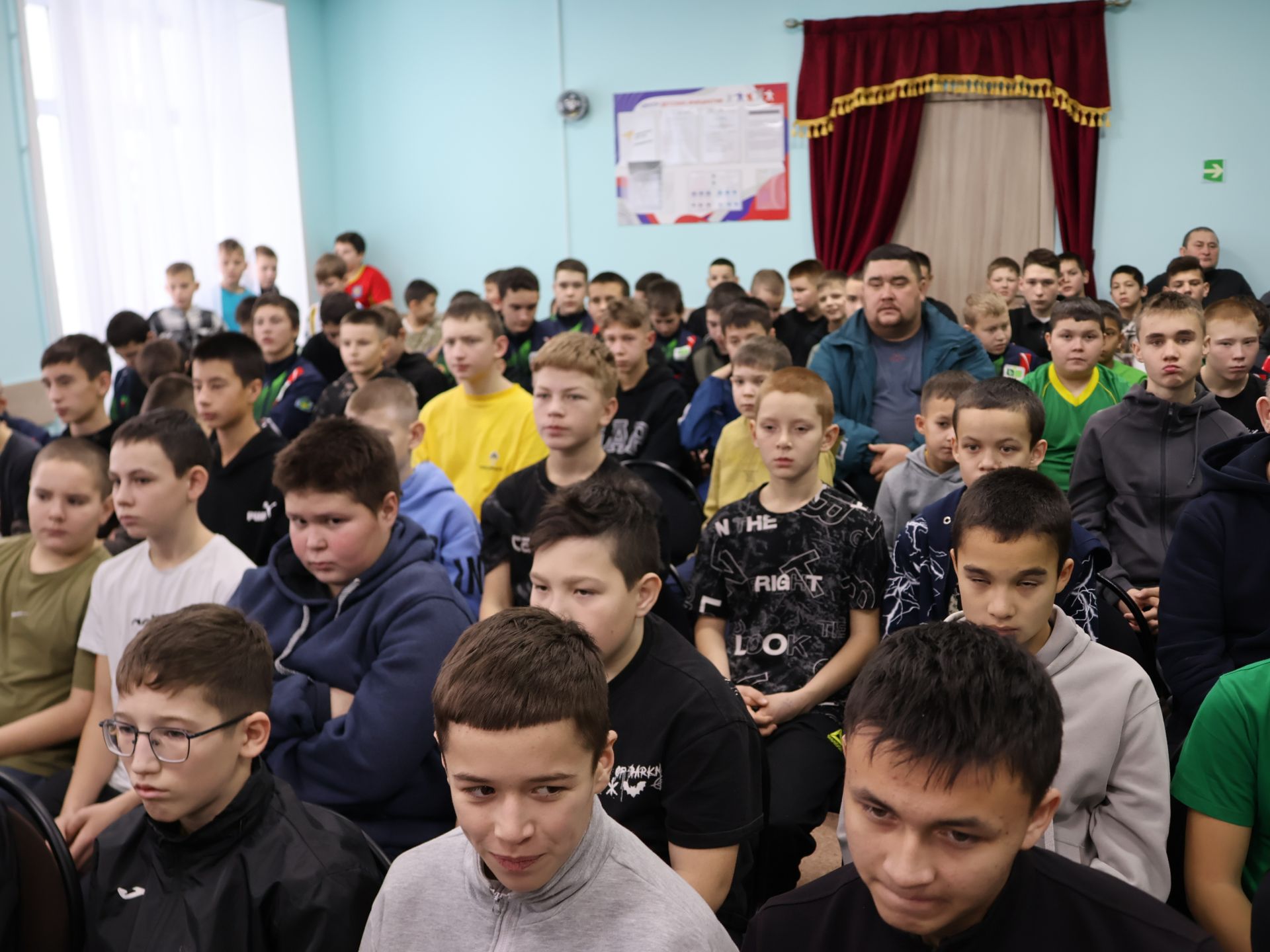 Хәсән Заманов исемендәге кадет мәктәбе «БлагоДарение» фонды белән төбәкара көрәш ярышы оештырды (фотолар)