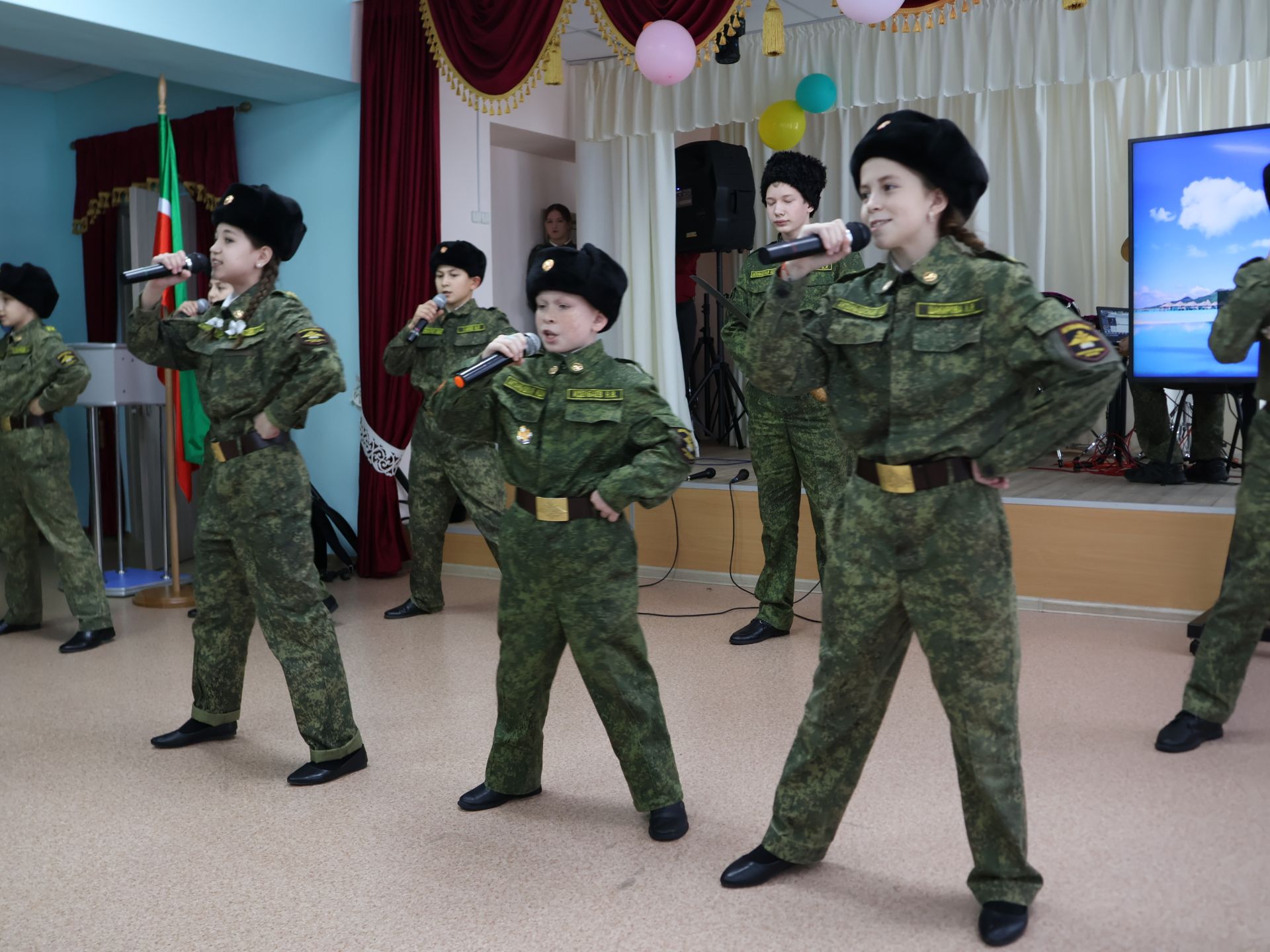 Хәсән Заманов исемендәге кадет мәктәбе «БлагоДарение» фонды белән төбәкара көрәш ярышы оештырды (фотолар)