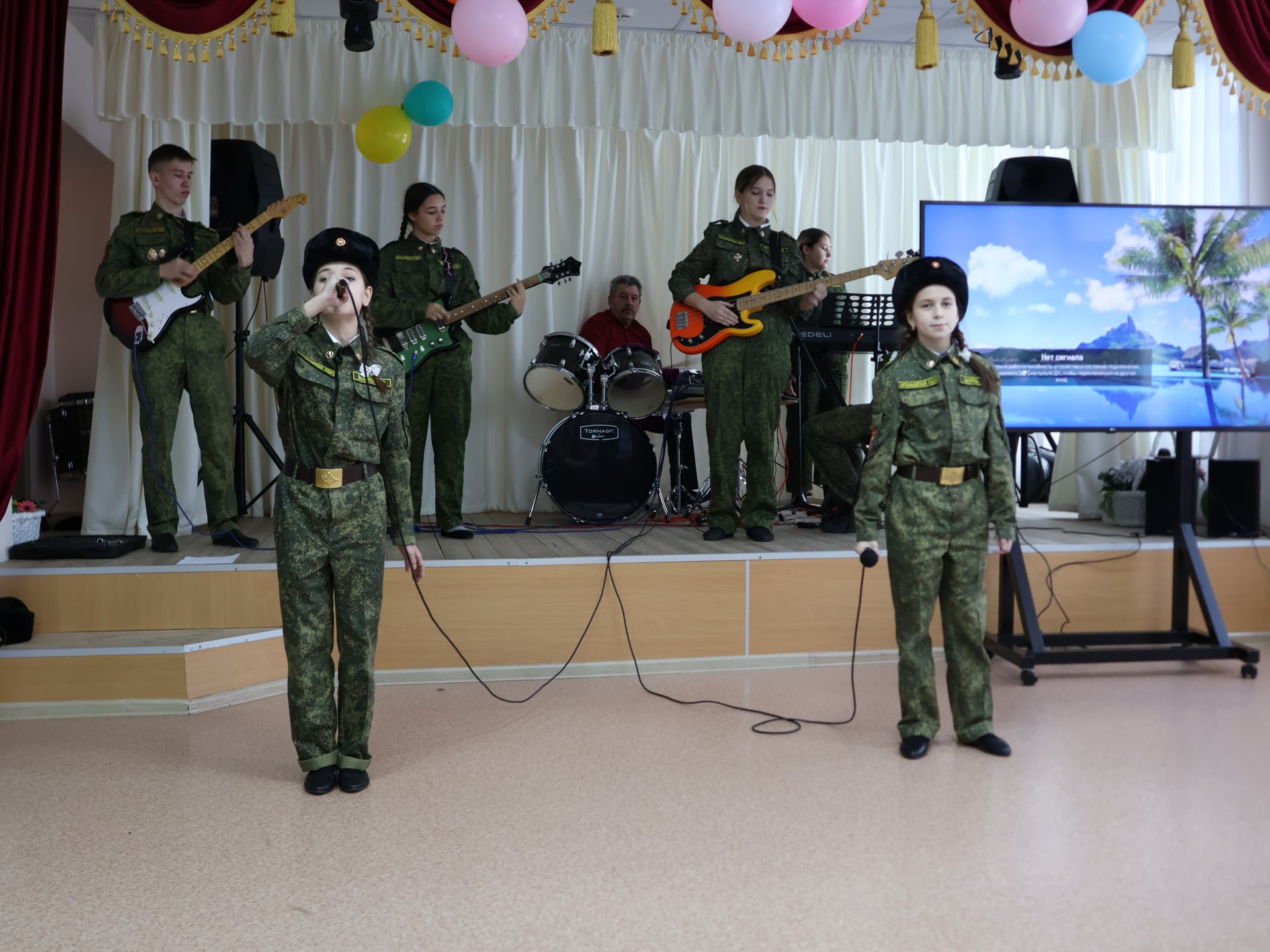 Хәсән Заманов исемендәге кадет мәктәбе «БлагоДарение» фонды белән төбәкара көрәш ярышы оештырды (фотолар)