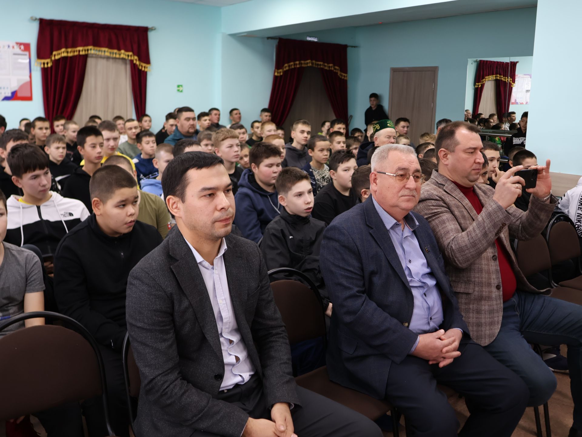 Хәсән Заманов исемендәге кадет мәктәбе «БлагоДарение» фонды белән төбәкара көрәш ярышы оештырды (фотолар)