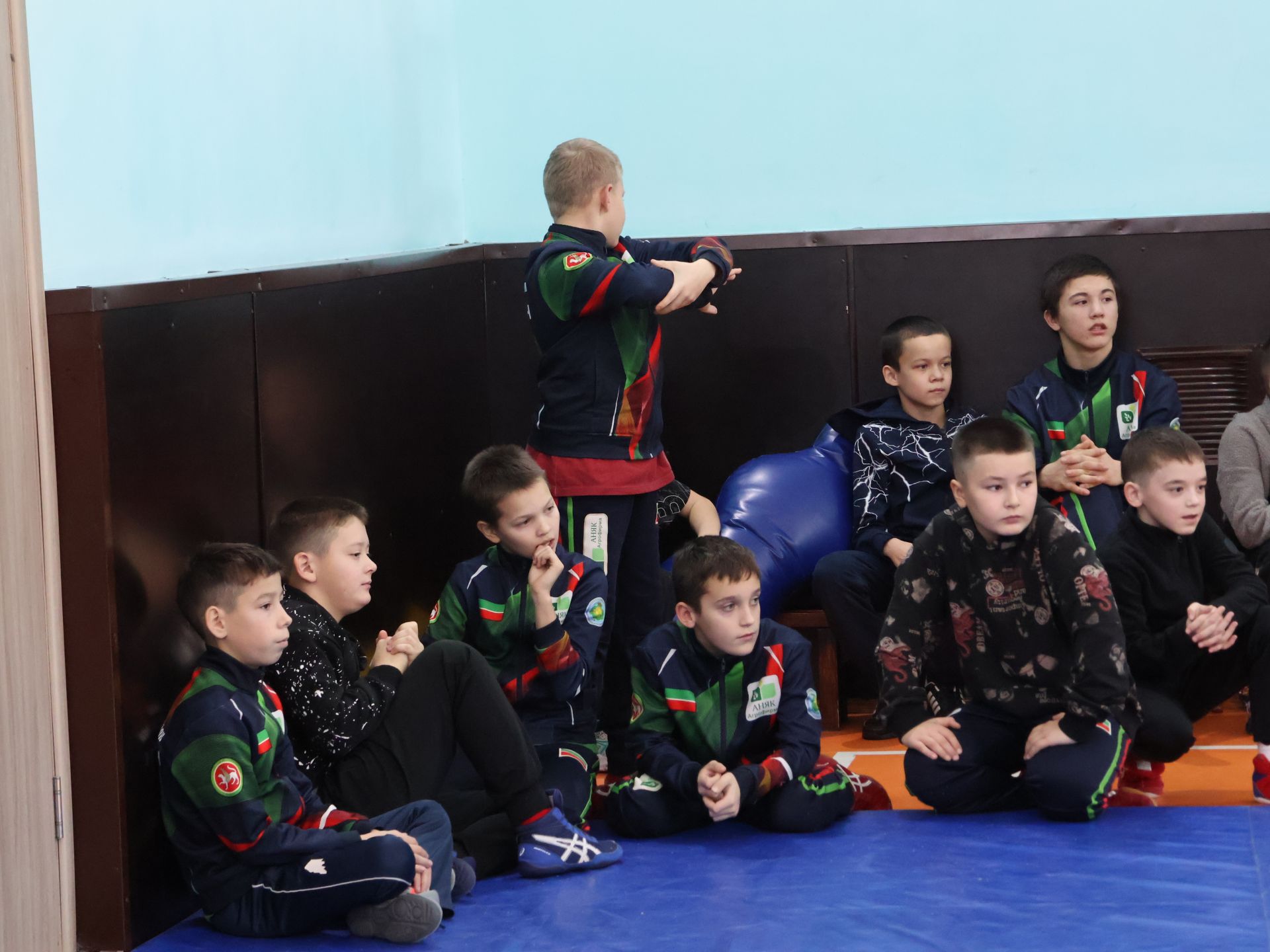 Хәсән Заманов исемендәге кадет мәктәбе «БлагоДарение» фонды белән төбәкара көрәш ярышы оештырды (фотолар)
