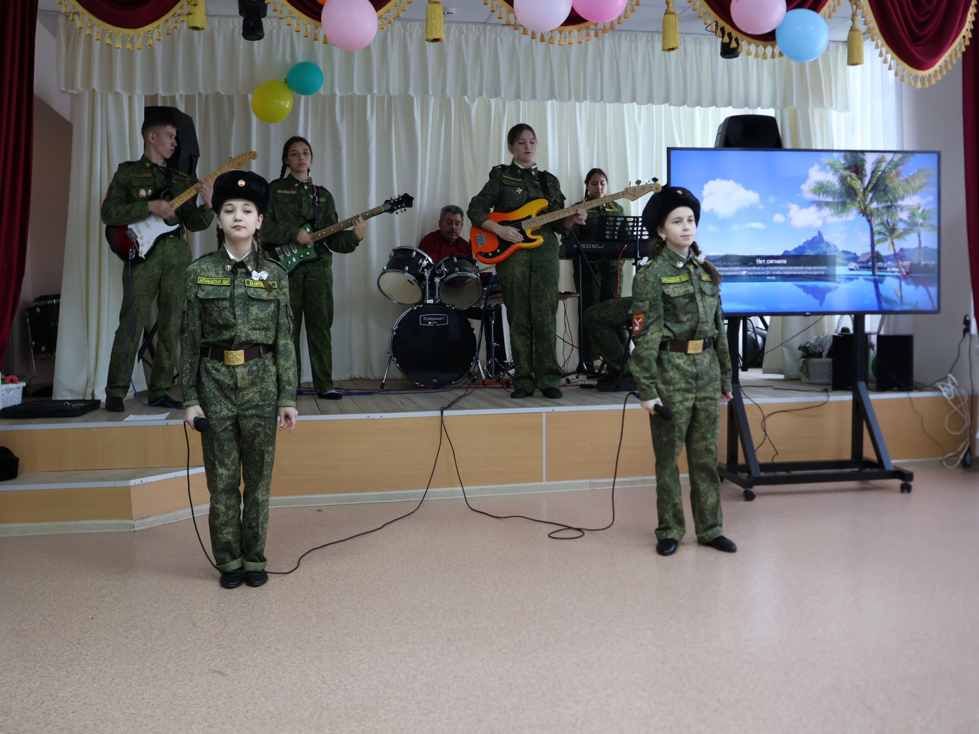 Хәсән Заманов исемендәге кадет мәктәбе «БлагоДарение» фонды белән төбәкара көрәш ярышы оештырды (фотолар)