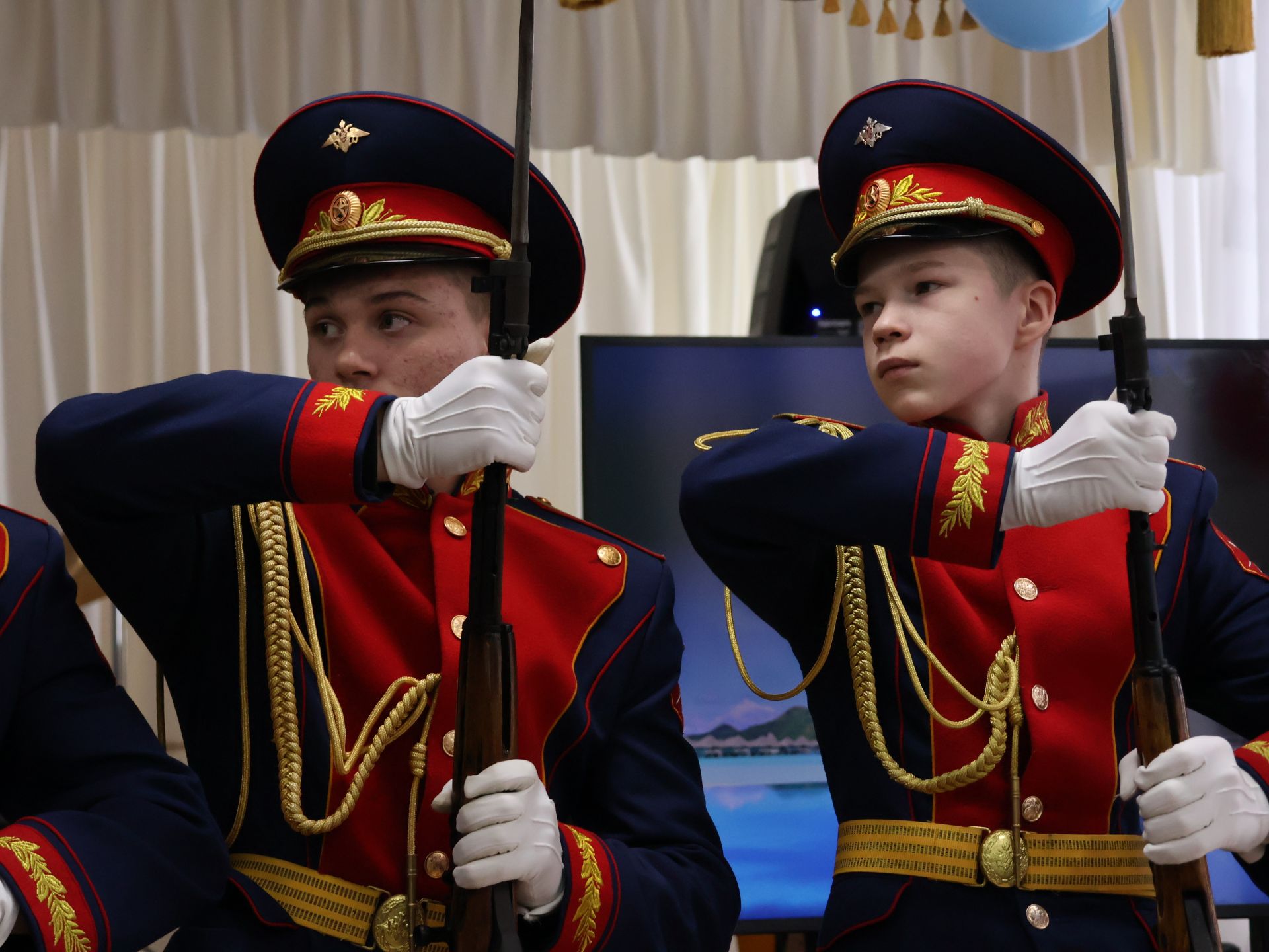 Хәсән Заманов исемендәге кадет мәктәбе «БлагоДарение» фонды белән төбәкара көрәш ярышы оештырды (фотолар)