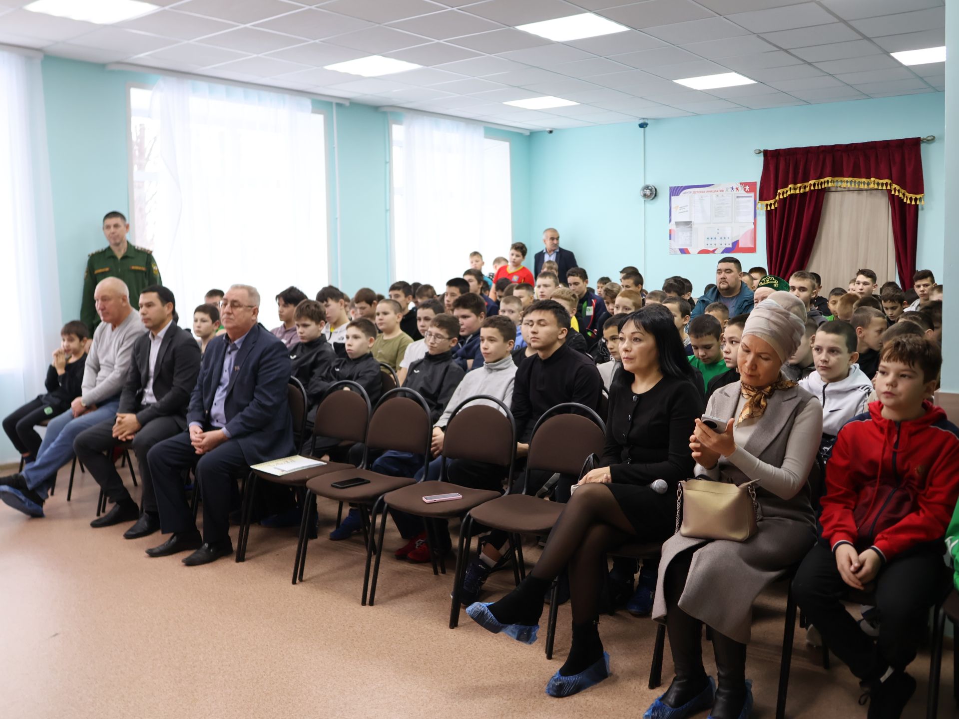Хәсән Заманов исемендәге кадет мәктәбе «БлагоДарение» фонды белән төбәкара көрәш ярышы оештырды (фотолар)