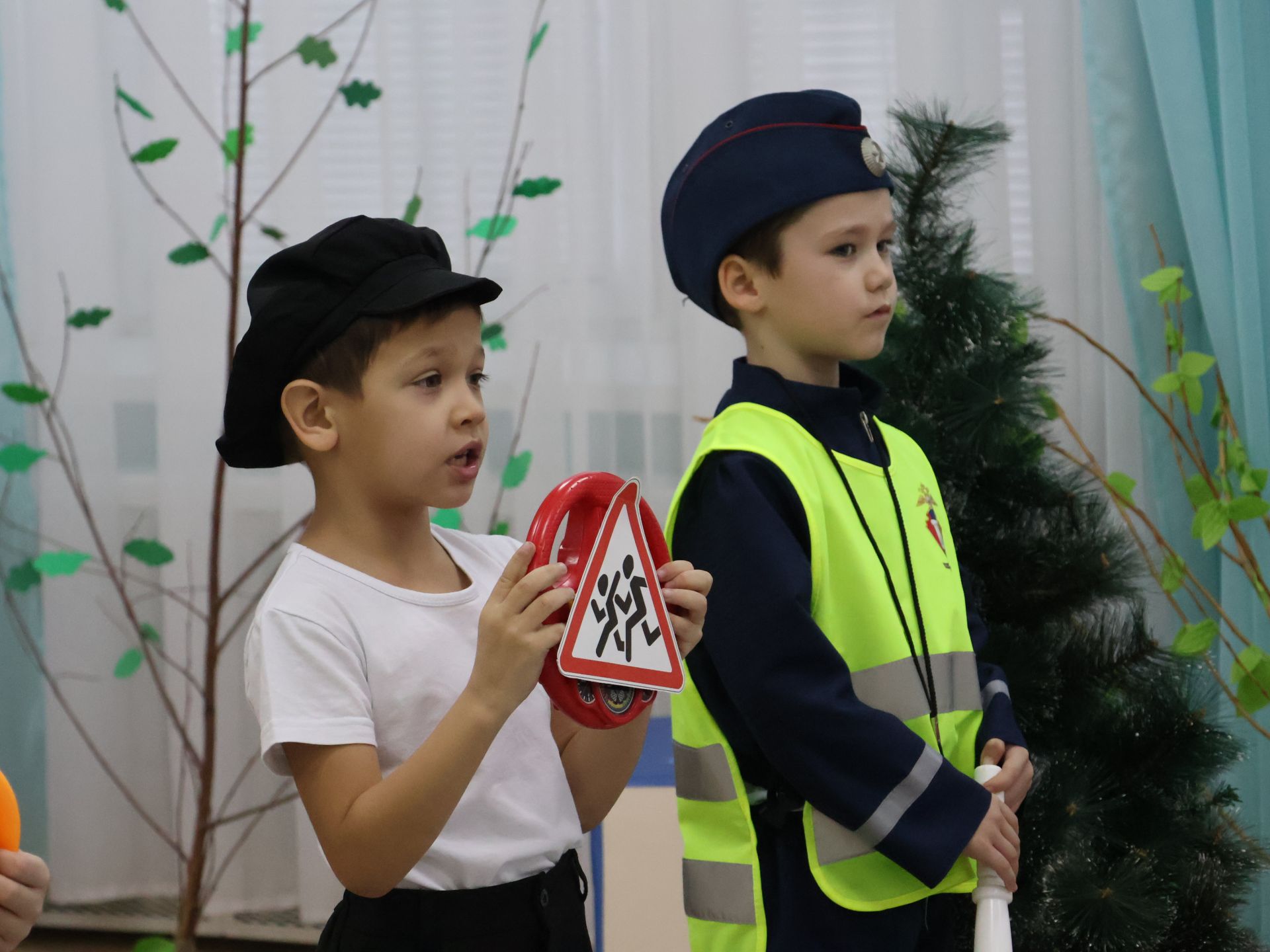 Бөтен гаилә белән юл буйлап!