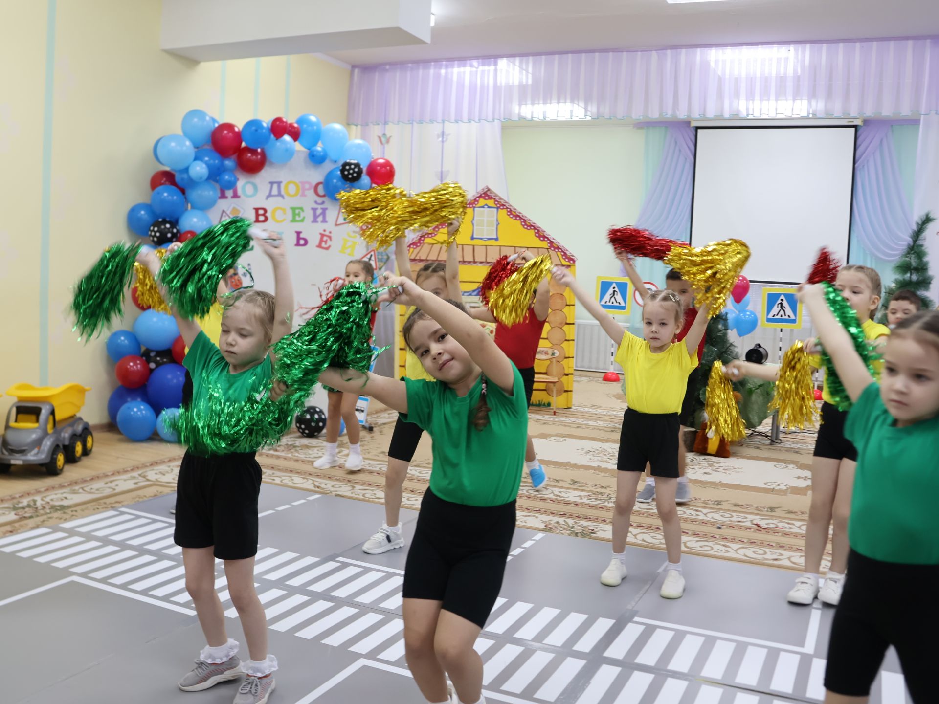 Бөтен гаилә белән юл буйлап!