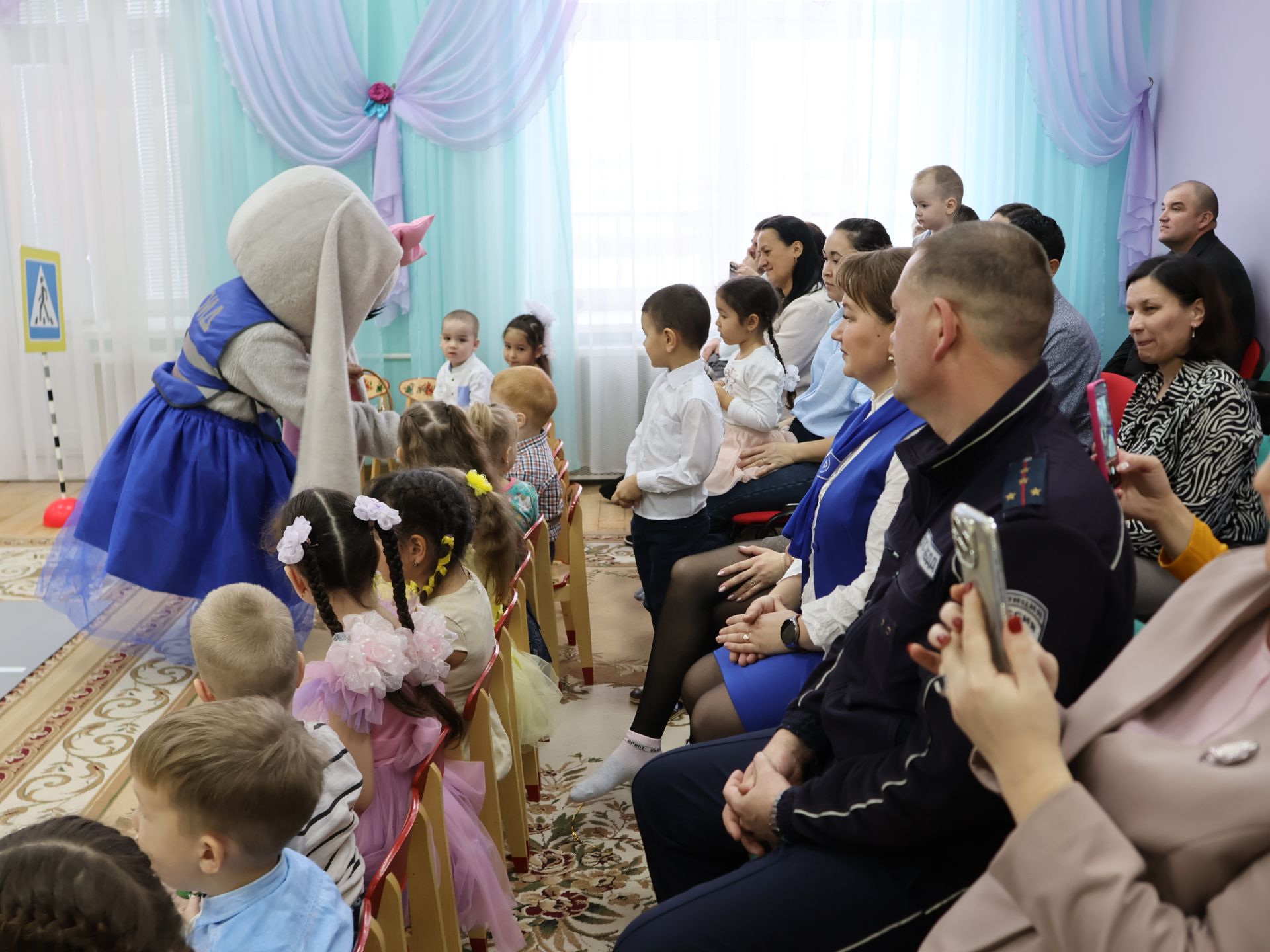 Бөтен гаилә белән юл буйлап!
