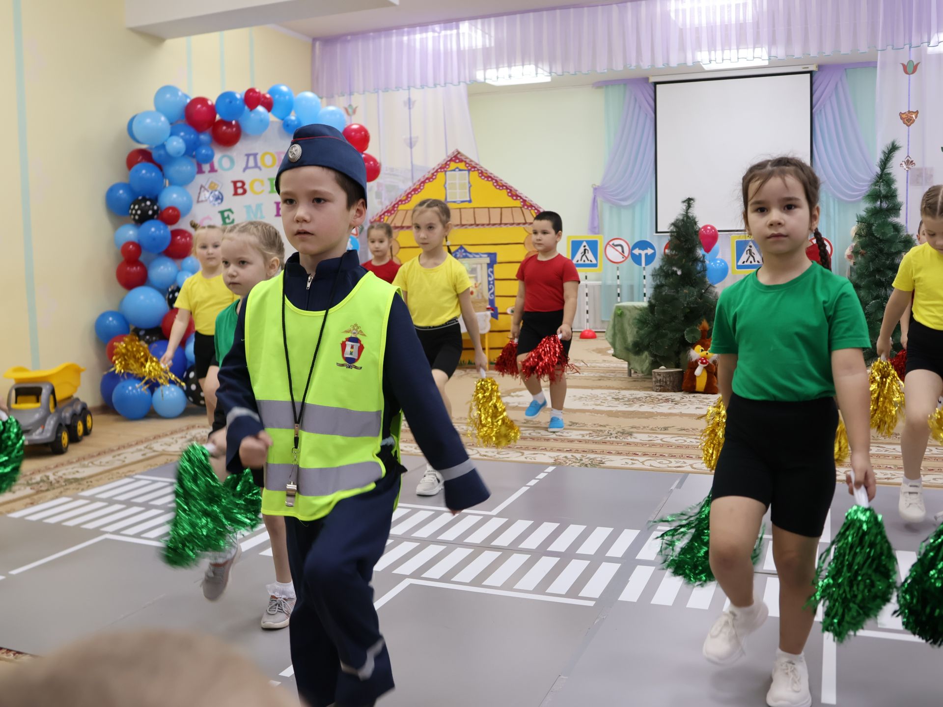 Бөтен гаилә белән юл буйлап!