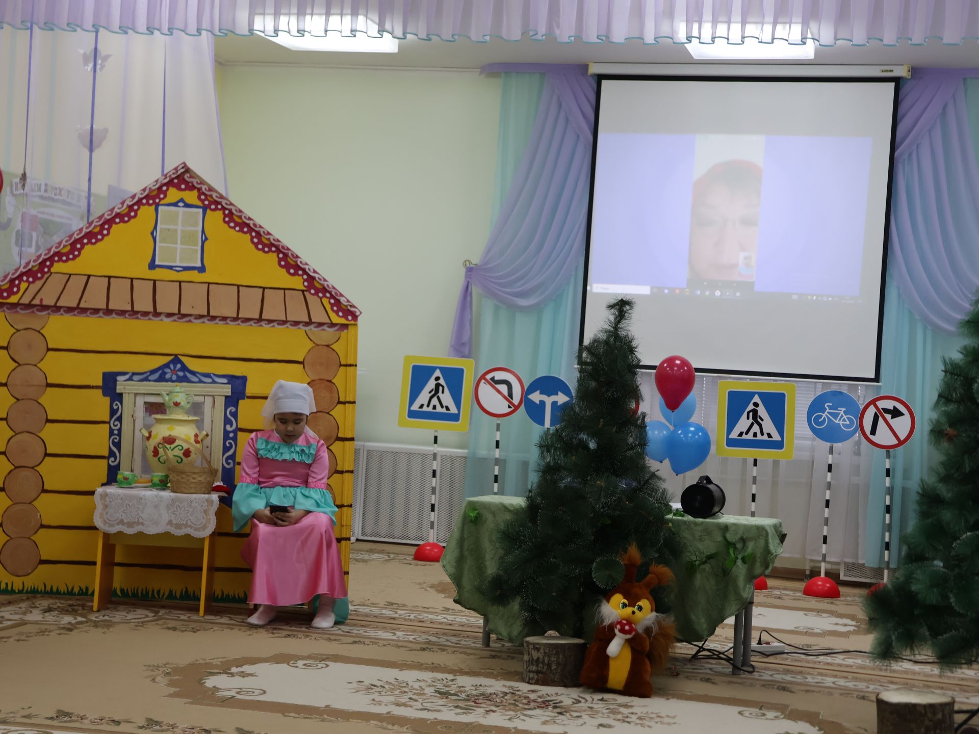 Бөтен гаилә белән юл буйлап!