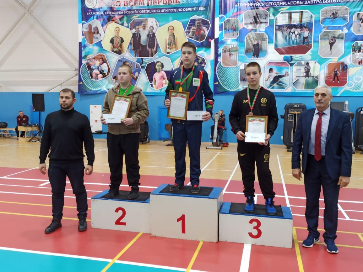 Актаныш көрәшчеләре республикакүләм Раббани Шәрипов турнирында җиңде