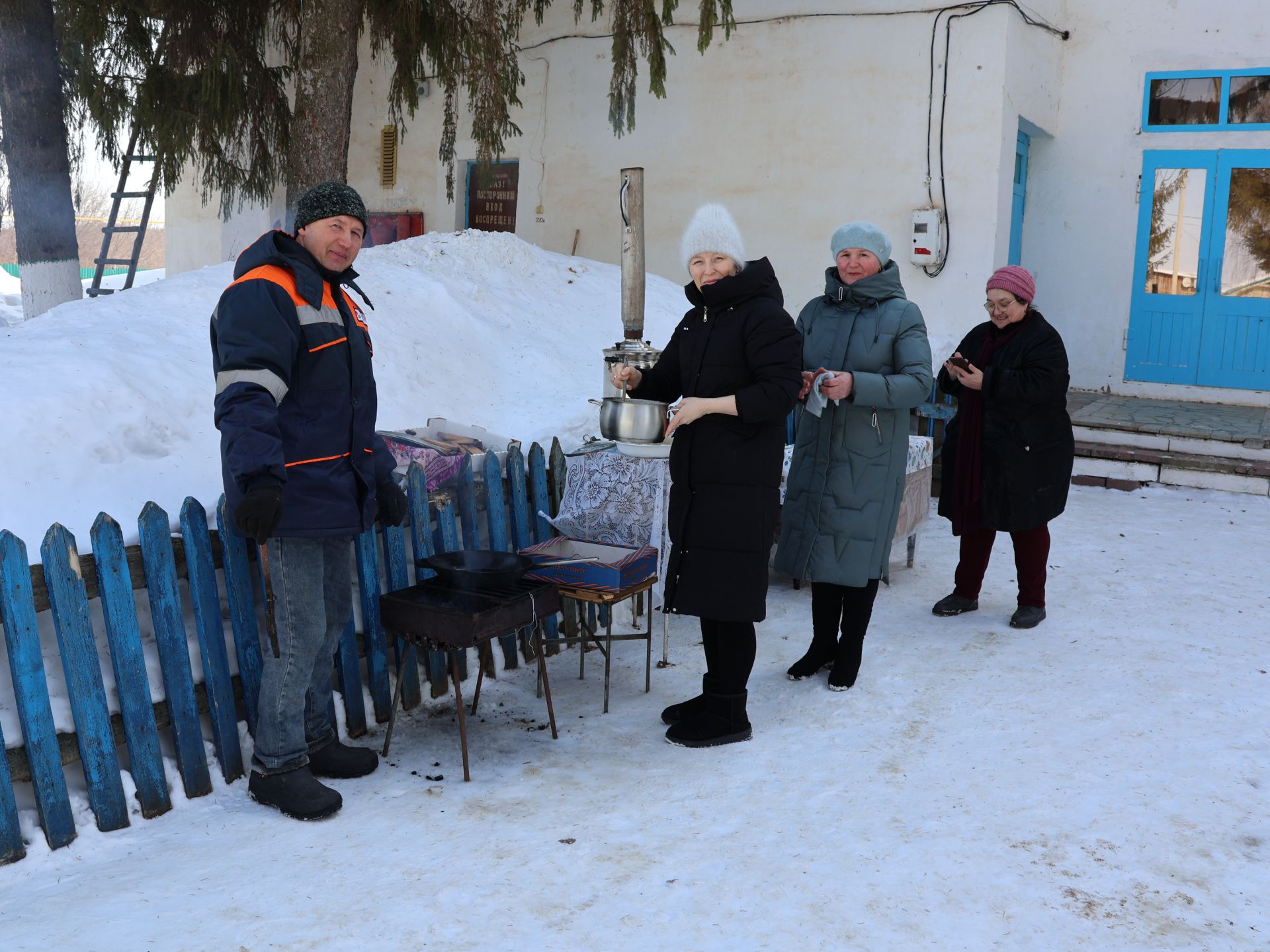Татар Ямалысы авылы сайлаучыларын коймак пешереп каршы алдылар