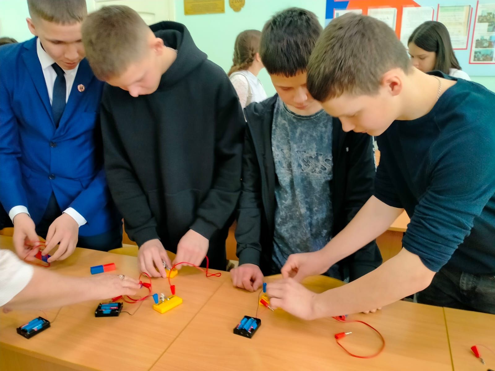 Байсар, Богады, Әлем, Чуракай мәктәбе укучылары Минзәлә педагогия көллиятендә кунакта булды