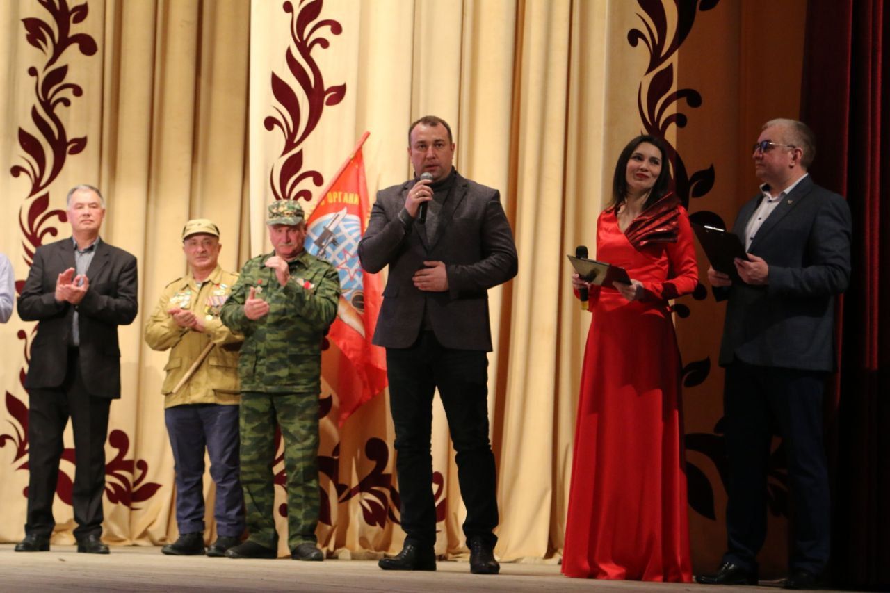 «Батырлар кайтавазы»- районыбызның сугыш хәрәкәтләре ветераннары гуманитар ярдәм җыю өчен хәйрия концерты куйды