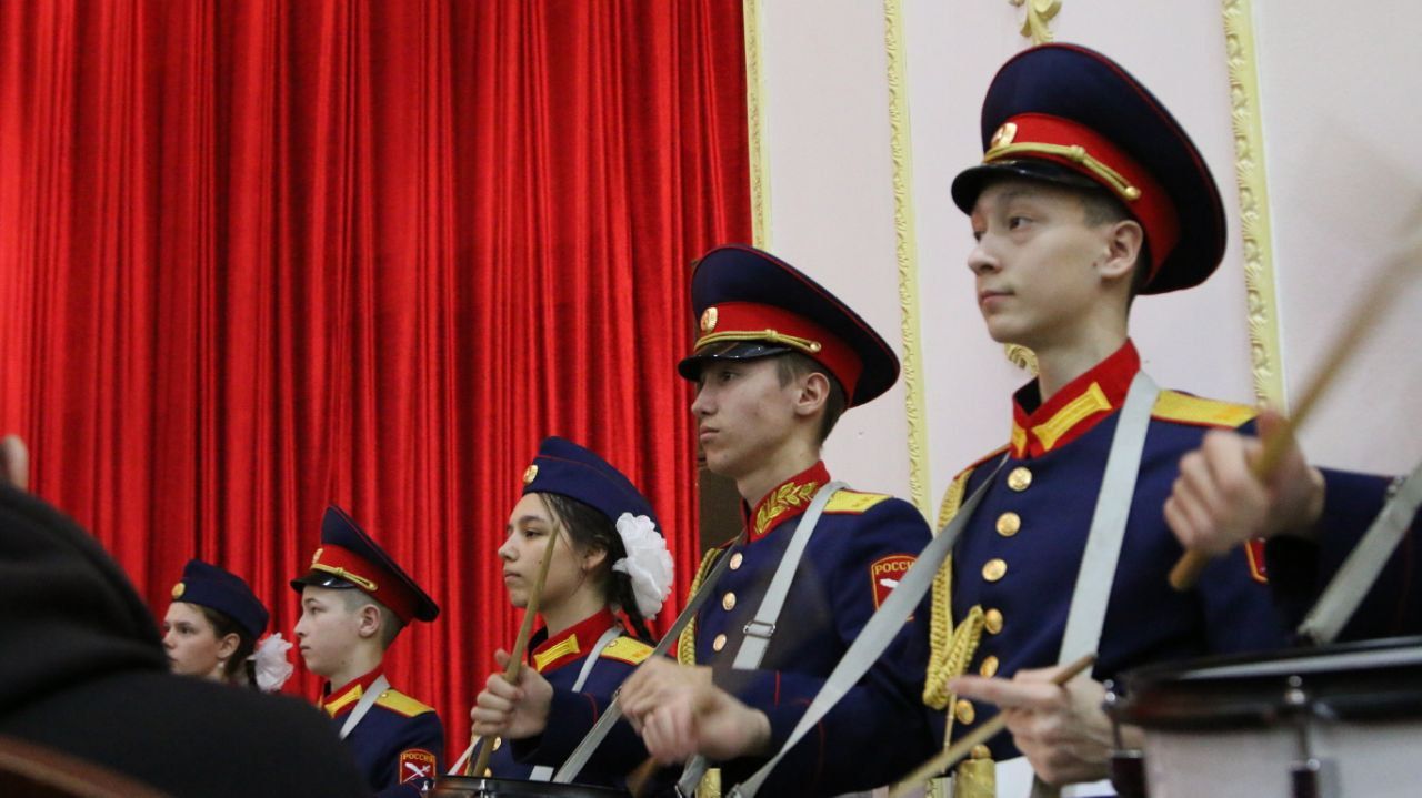 «Батырлар кайтавазы»- районыбызның сугыш хәрәкәтләре ветераннары гуманитар ярдәм җыю өчен хәйрия концерты куйды