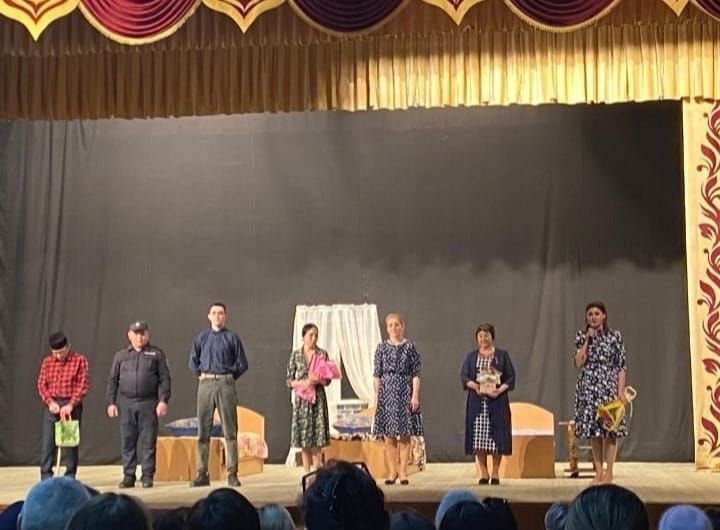 Гастрольләрдә чарланган «Сөн» Халык театры актанышлыларга «Туй күлмәгем, соңгы бүләгем» драмасын күрсәтте