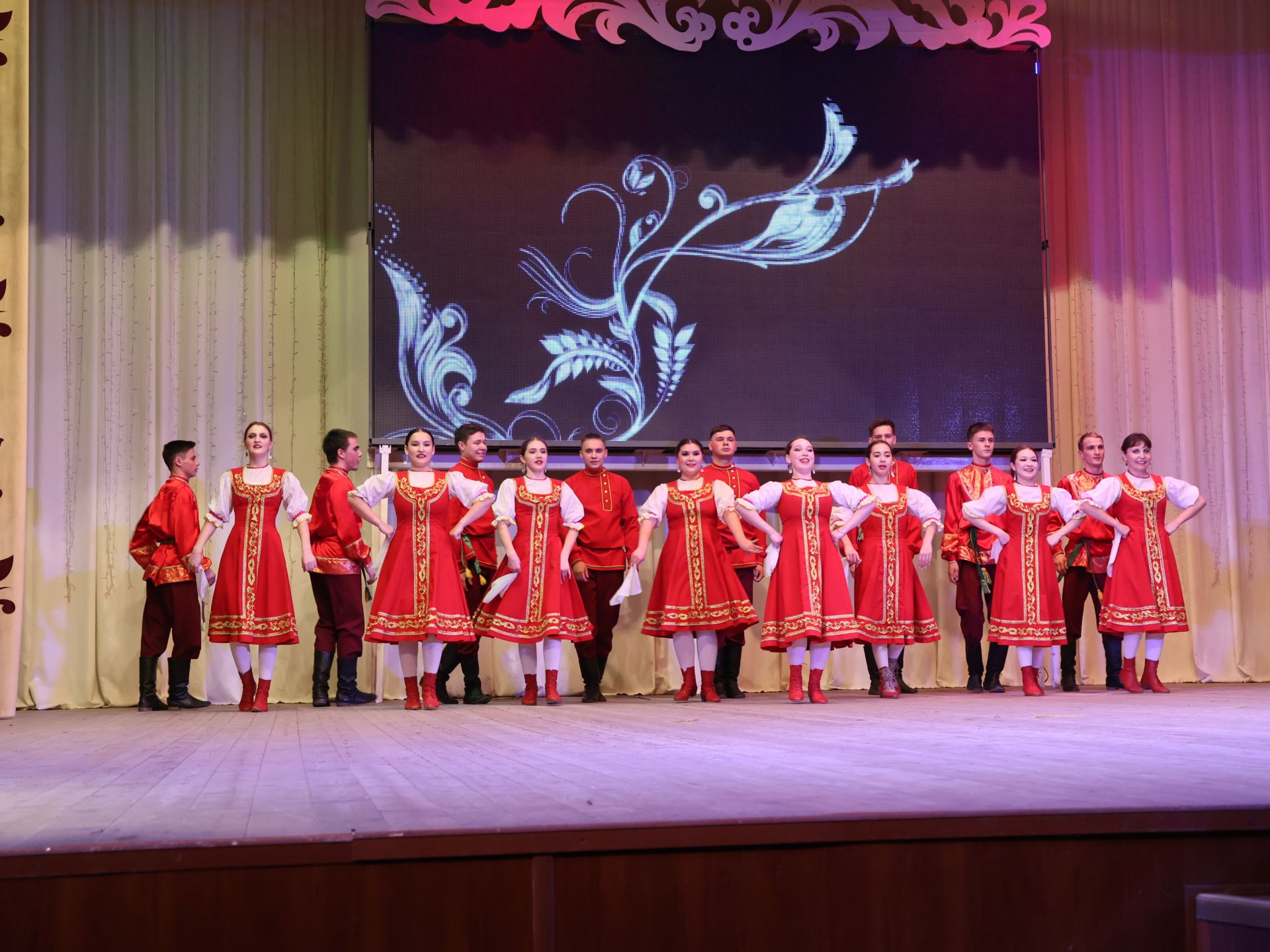 Район үзешчән сәнгать коллективлары смотрының Гран-приена Пучы мәдәният йорты коллективы лаек булды (фотолар)