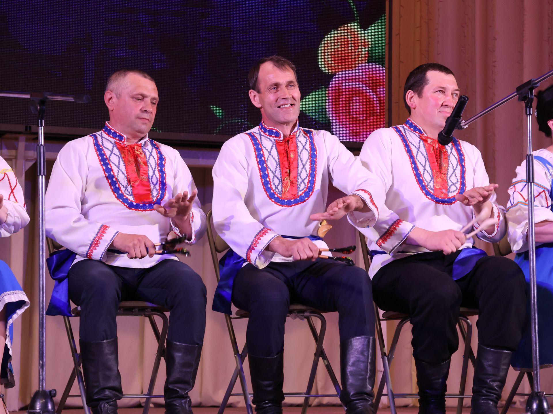 Район үзешчән сәнгать коллективлары смотрының Гран-приена Пучы мәдәният йорты коллективы лаек булды (фотолар)