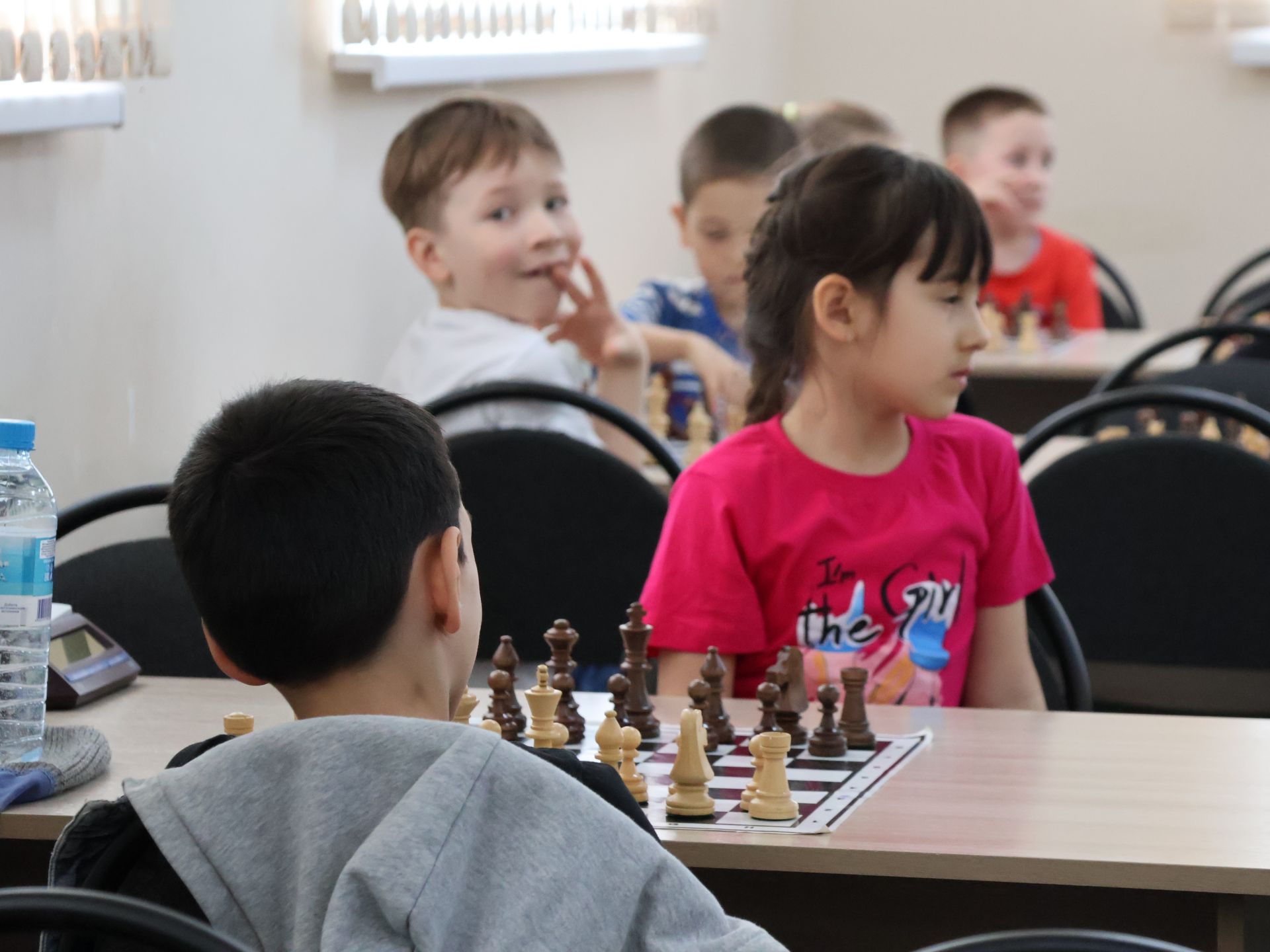 Бүген «Алтынчәч» балалар бакчасына йөрү кызлар һәм малайлар шахмат турнирында көч сынашты