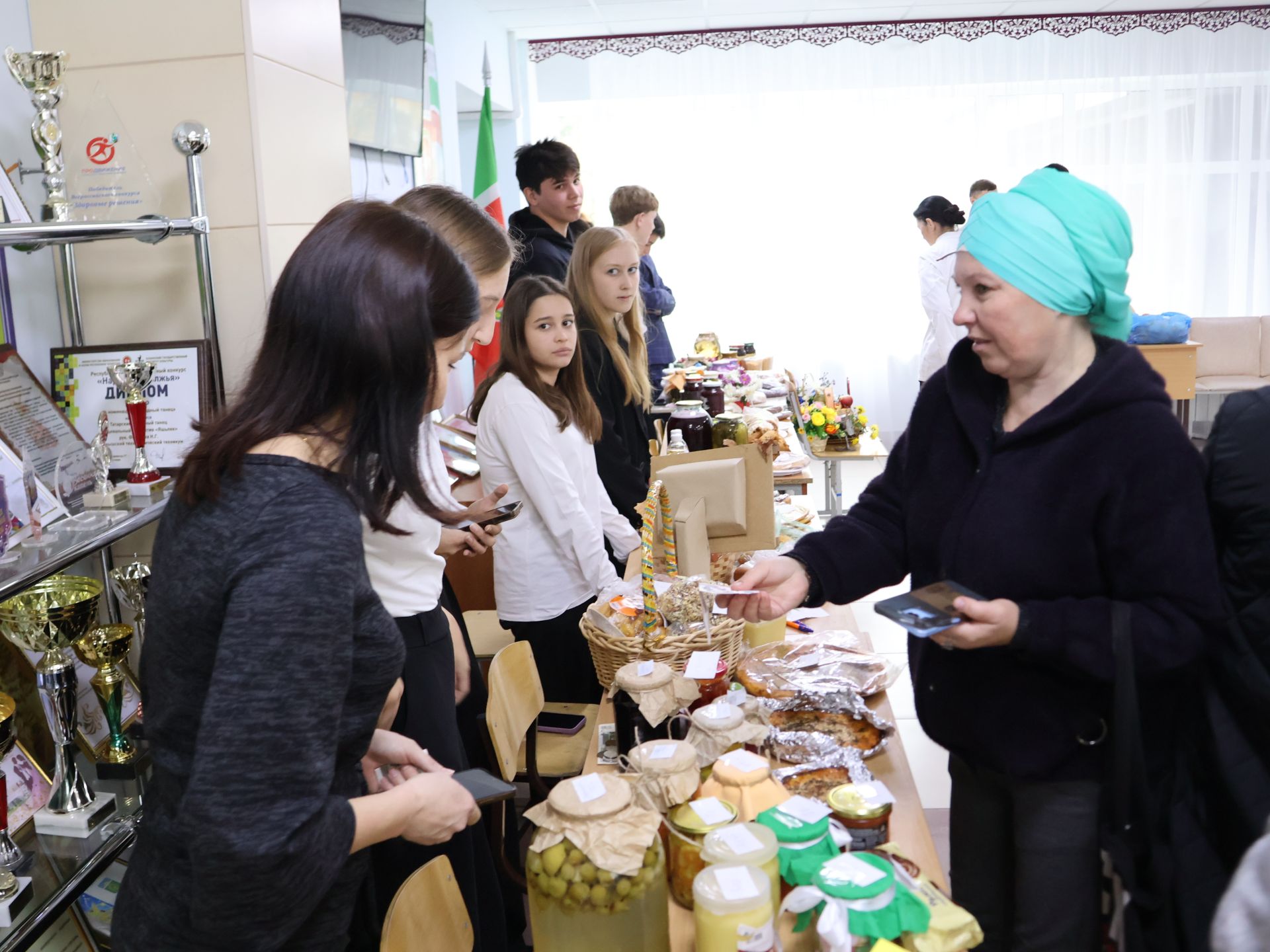 Актаныш технология техникумында хәйрия ярминкәсе узды