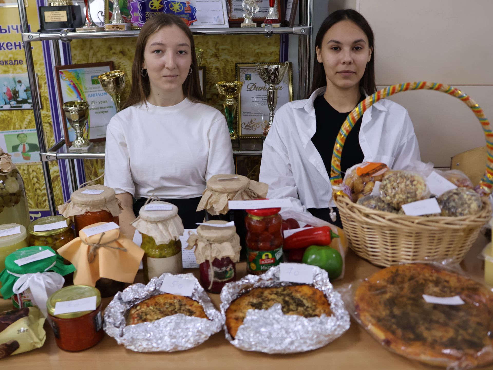 Актаныш технология техникумында хәйрия ярминкәсе узды