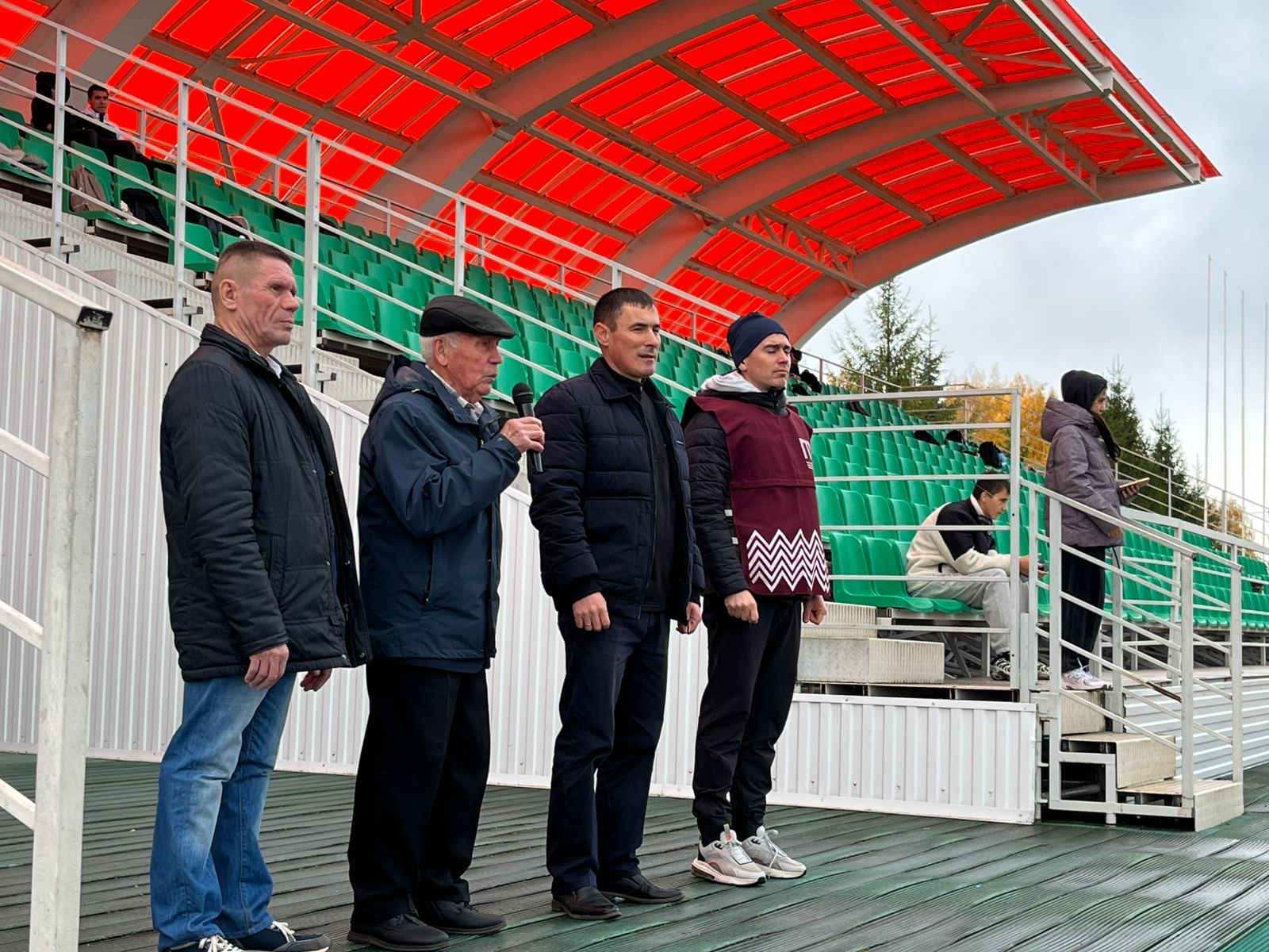 Фирдәвис Шәемов исемендәге җиңел атлетика ярышында укучылар ГТО нормативлары тапшырды