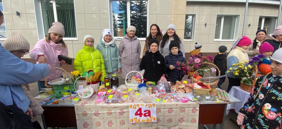 Актаныш мәктәпләрендә «Без бергә» хәйрия ярминкәләре дәвам итә