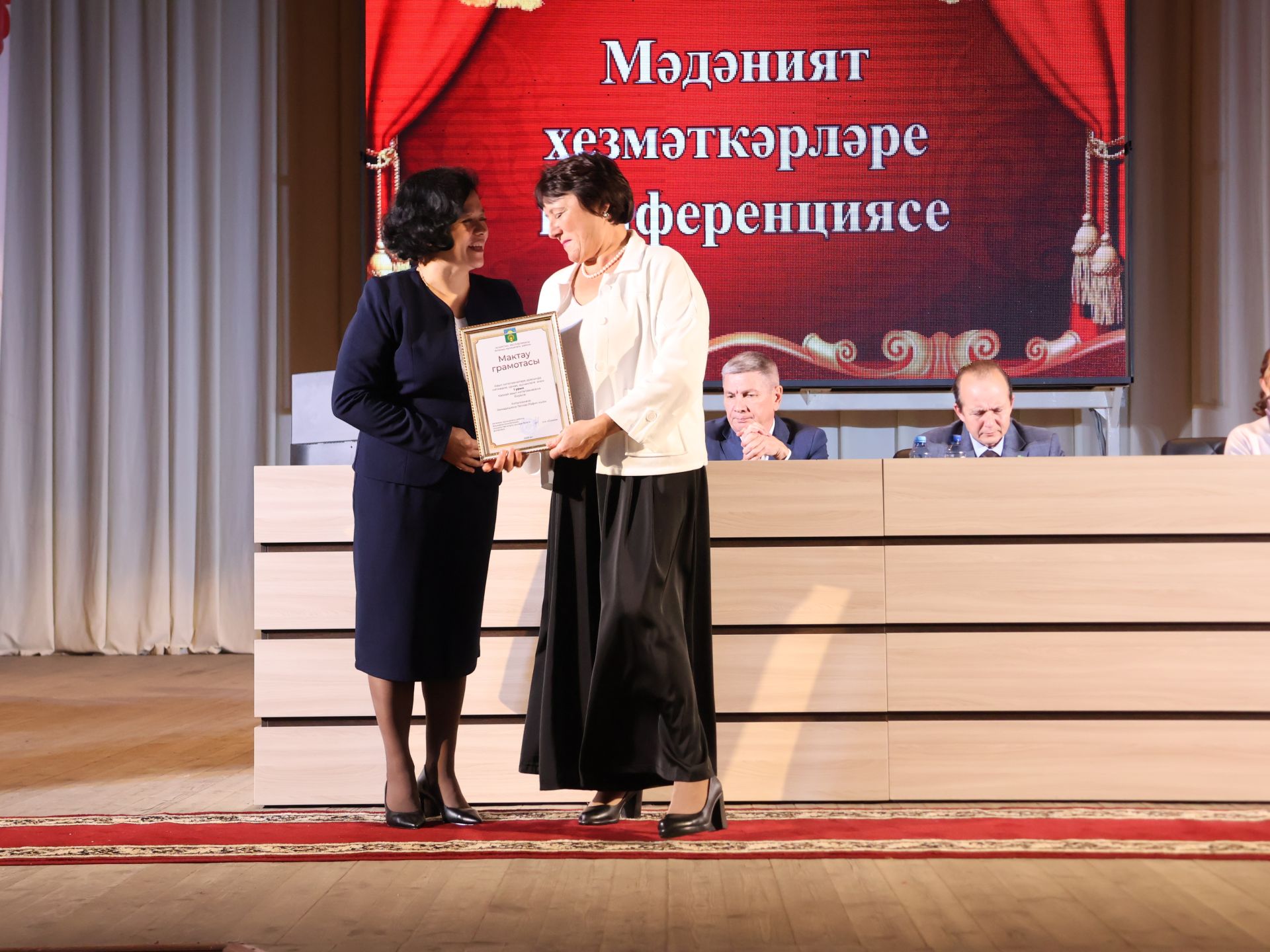 Районыбызның алтын фонды: Алдынгы мәдәният хезмәткәрләрен бүләкләү тантанасыннан безнең исемлек