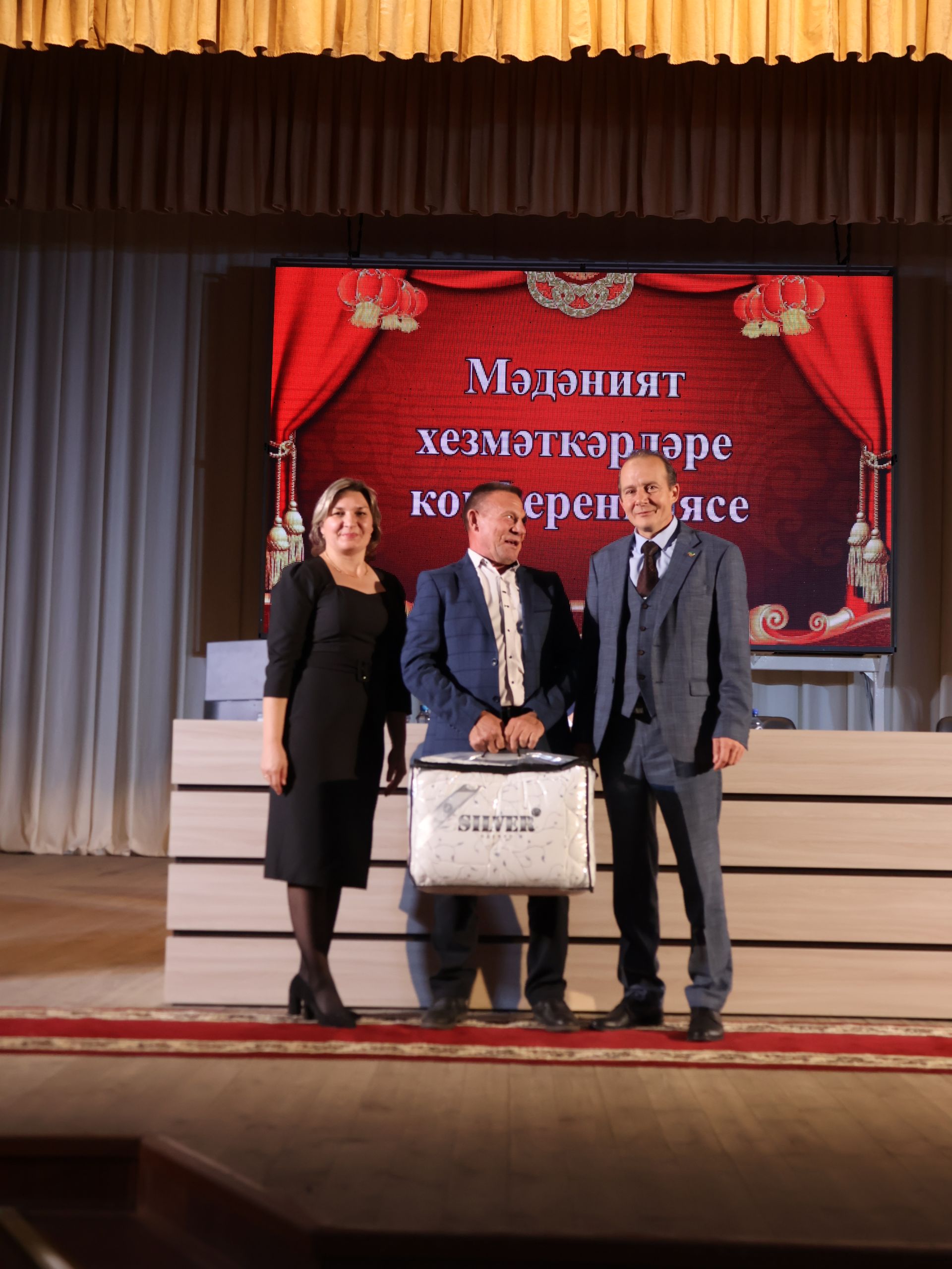 Районыбызның алтын фонды: Алдынгы мәдәният хезмәткәрләрен бүләкләү тантанасыннан безнең исемлек