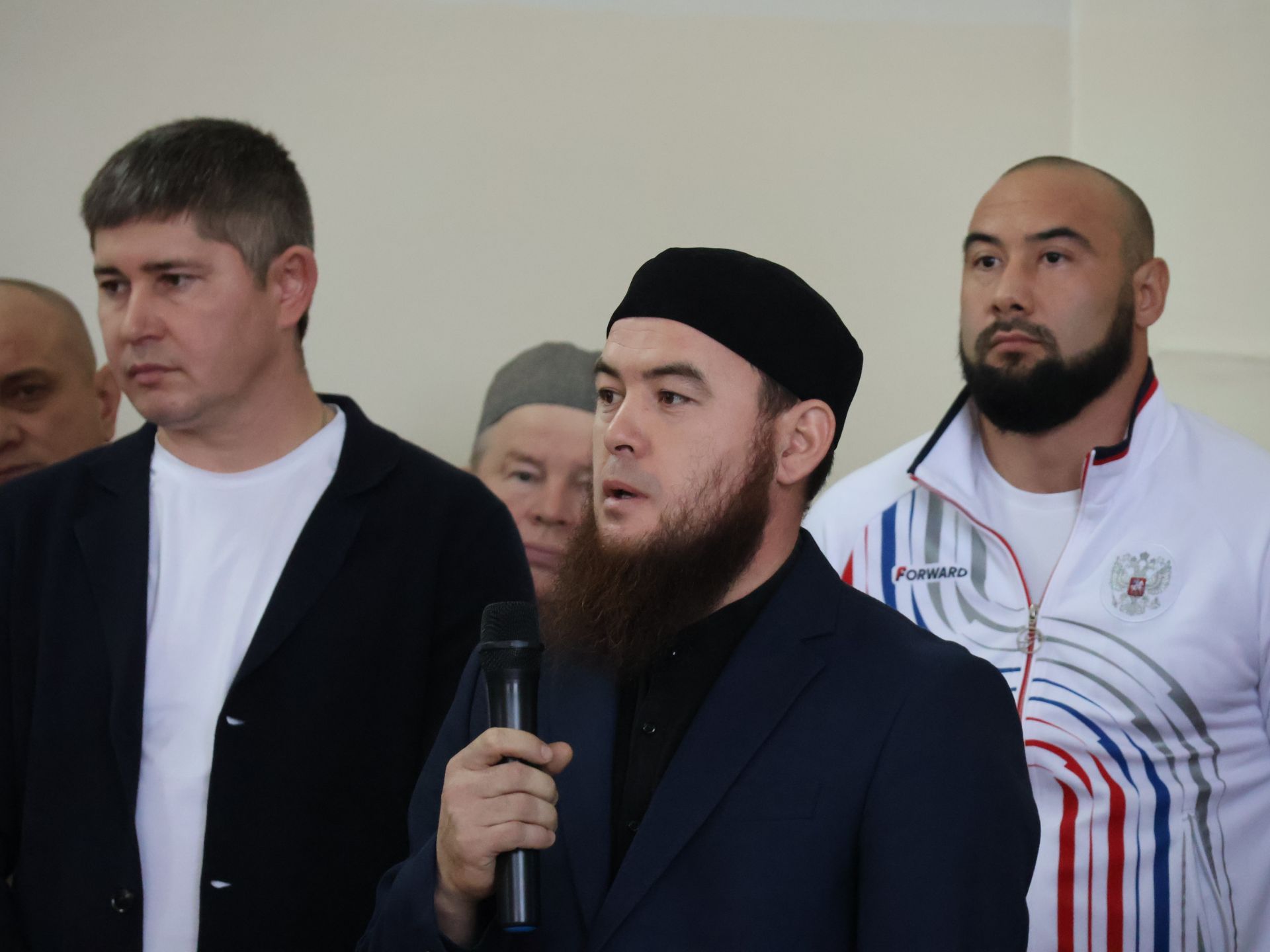 Роберт Сәләхиев истәлегенә көрәш ярышында җиңүчеләрне аның балаларыннан акчалата призлар көтә