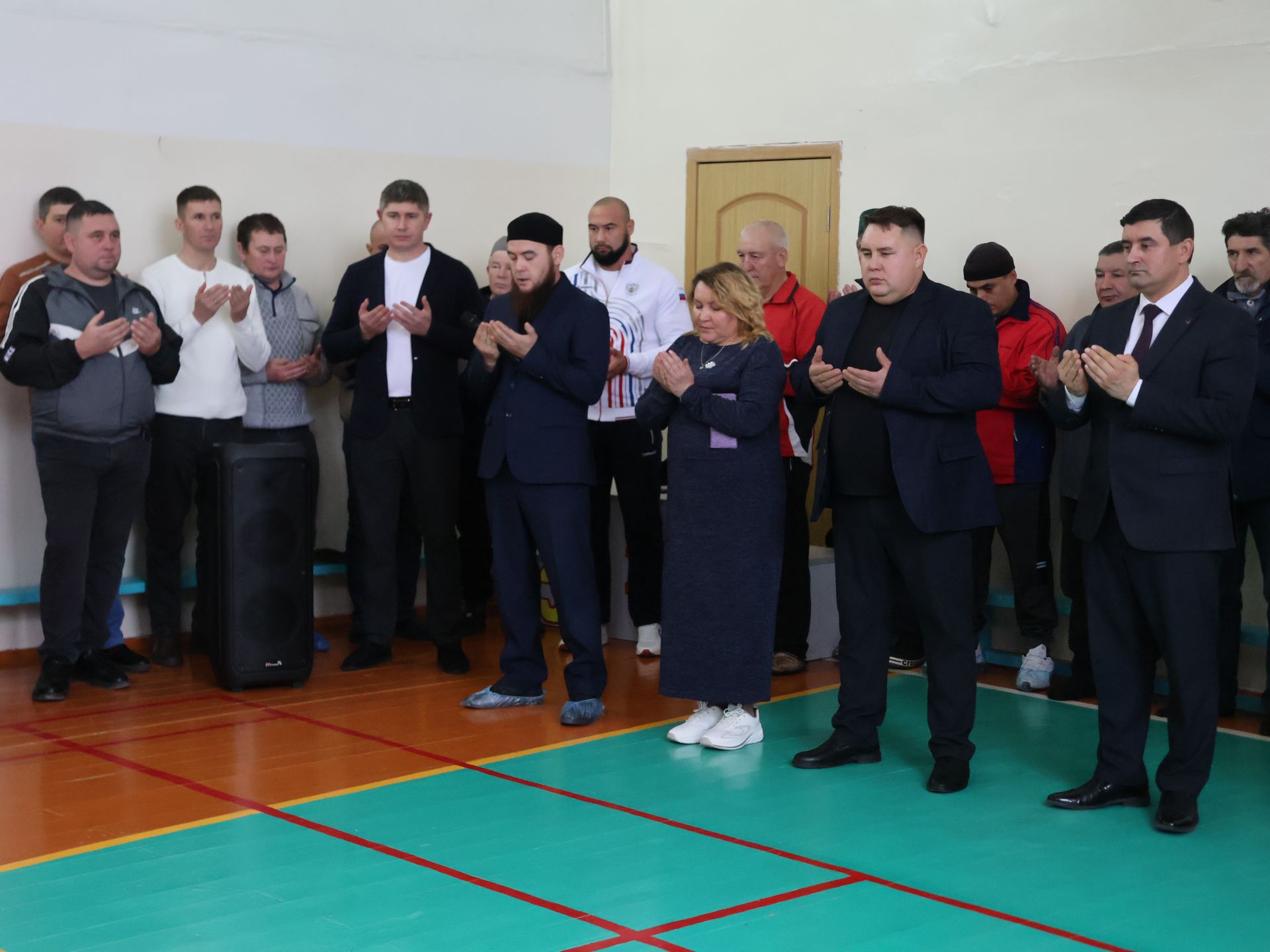 Роберт Сәләхиев истәлегенә көрәш ярышында җиңүчеләрне аның балаларыннан акчалата призлар көтә