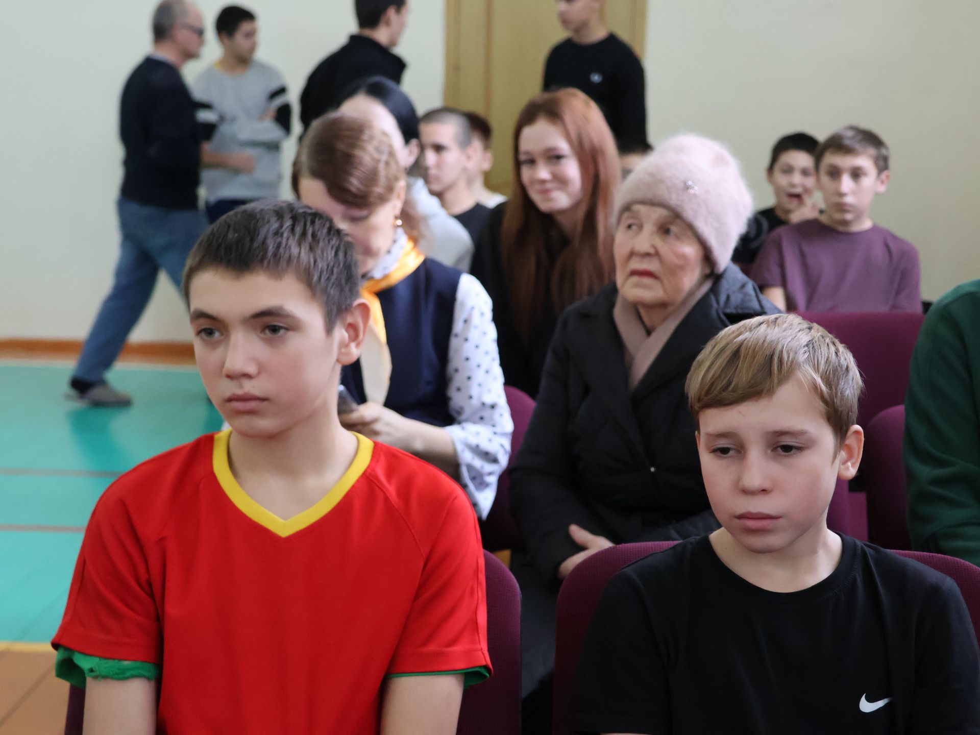 Роберт Сәләхиев истәлегенә көрәш ярышында җиңүчеләрне аның балаларыннан акчалата призлар көтә