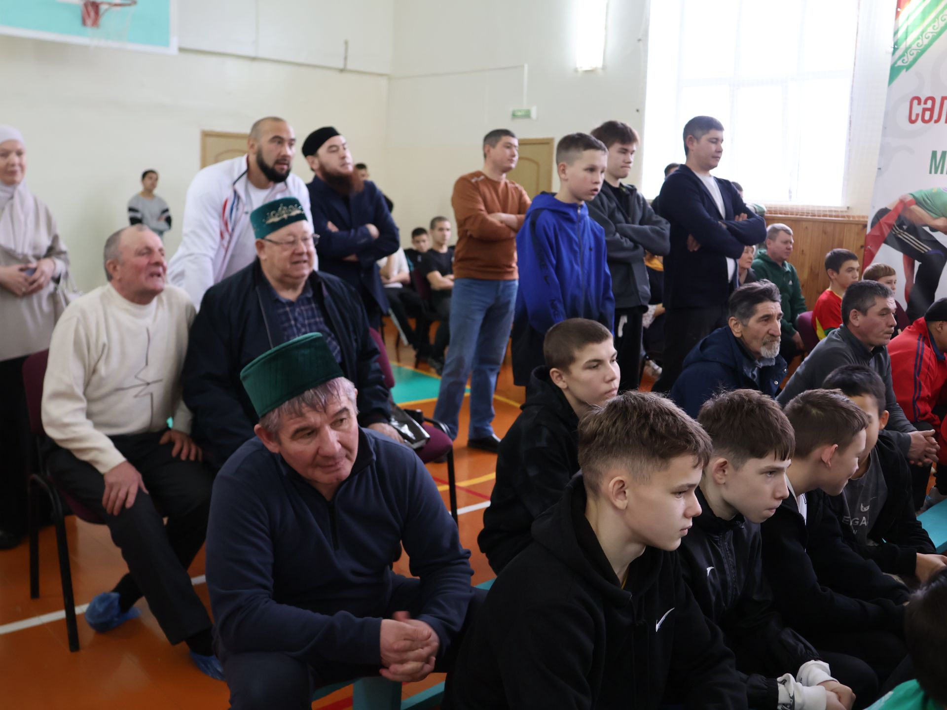 Роберт Сәләхиев истәлегенә көрәш ярышында җиңүчеләрне аның балаларыннан акчалата призлар көтә