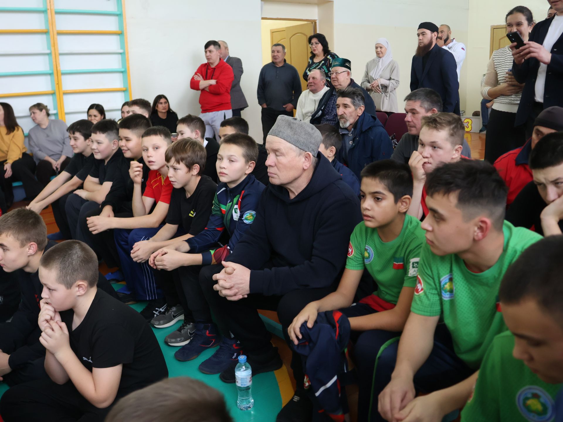 Роберт Сәләхиев истәлегенә көрәш ярышында җиңүчеләрне аның балаларыннан акчалата призлар көтә