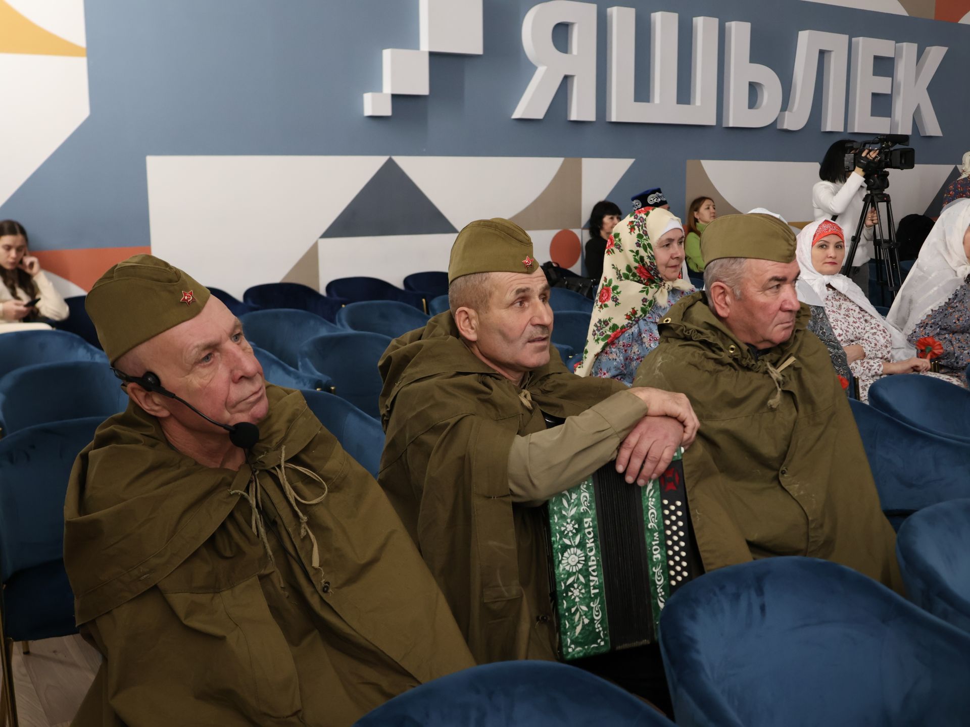 Бүген районыбызда Актанышның чичәне Мәгыйс Әһлетдинов исемендәге нәфис сүз бәйгесе җиңүчеләрен бүләклиләр